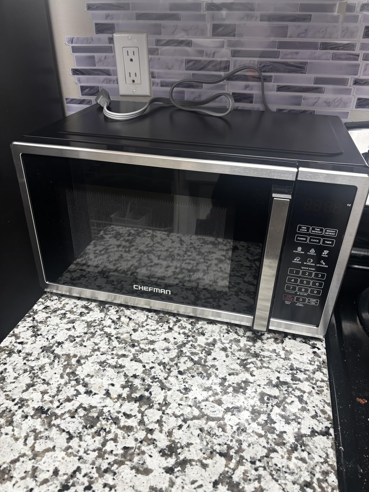 Chefman Countertop Microwave Oven 1.1 Cu. Ft. Digital Stainless Steel Microwave 1000 Watts with 6 Auto Menus, 10 Power Levels, Eco Mode, Memory, Mute Function, Child Safety Lock, Easy Clean customer photo 2
