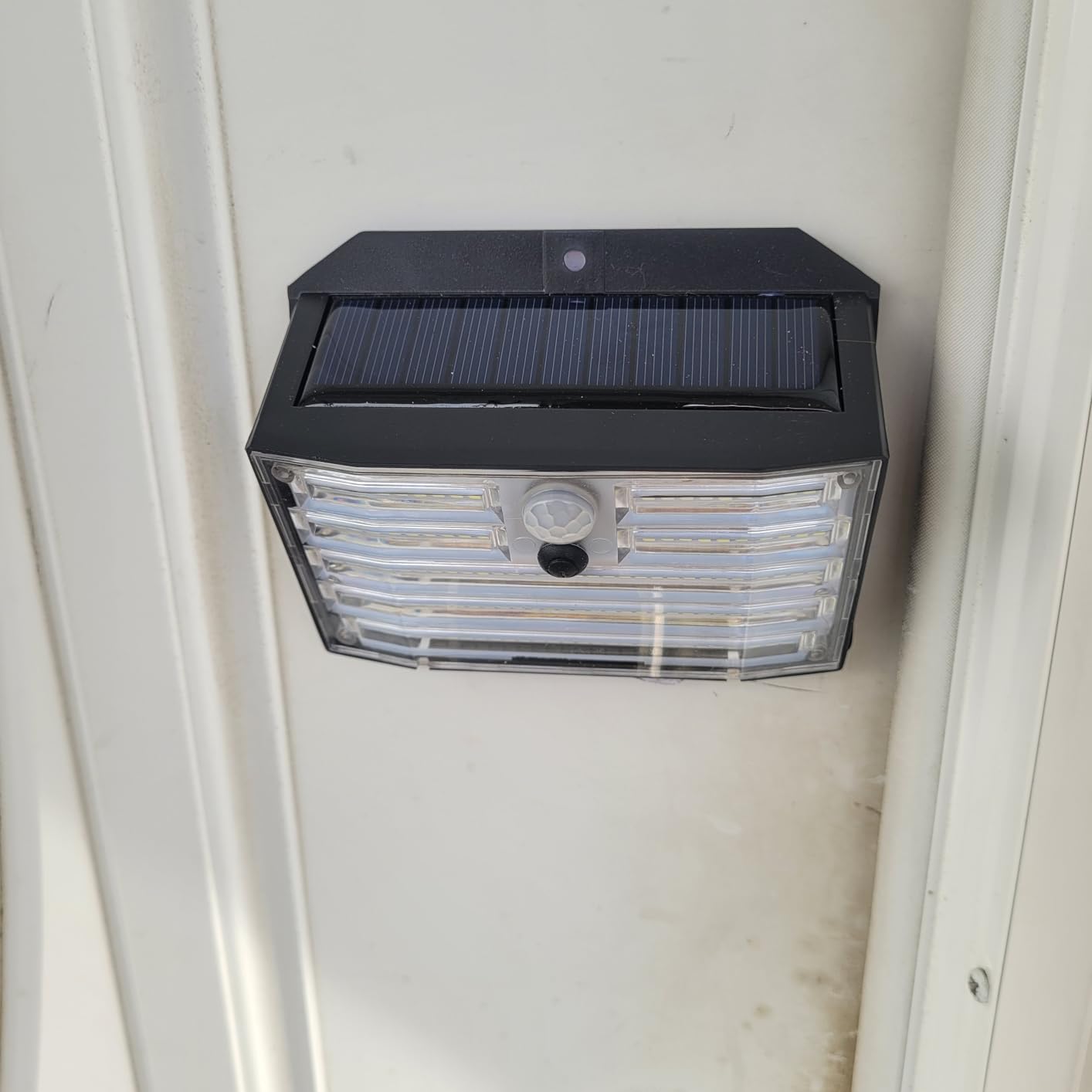 Solar Motion Lights Outdoor, Ultra Bright Solar Fence Lights with Motion Sensor, IP65 Waterproof Security Light 3 Modes, 270° Lighting Angle, Wall Lights for Deck Patio Fence Garage Door (6 Packs) customer photo 2