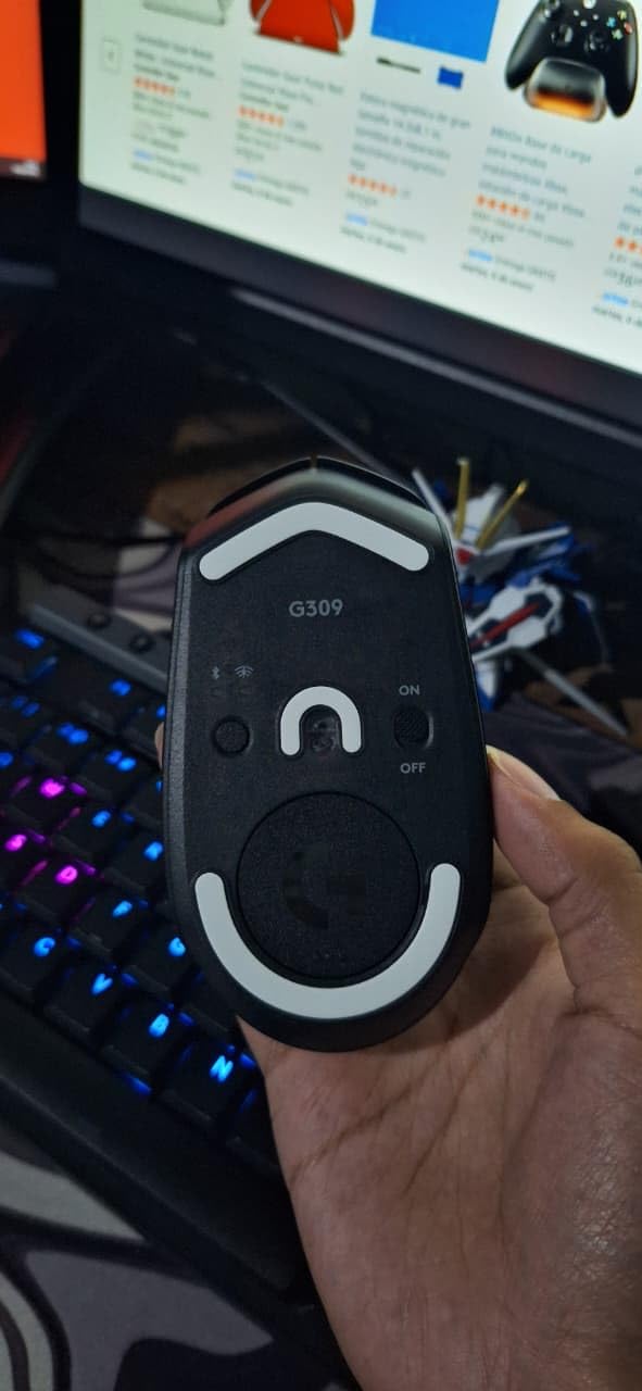 Logitech G309 Lightspeed Wireless Gaming Mouse, Lightweight, LIGHTFORCE Hybrid Switches, Hero 25K Sensor, 300+ Hour Battery Life with AA Battery, 6 Programmable Buttons, PC & Mac - White customer photo 1