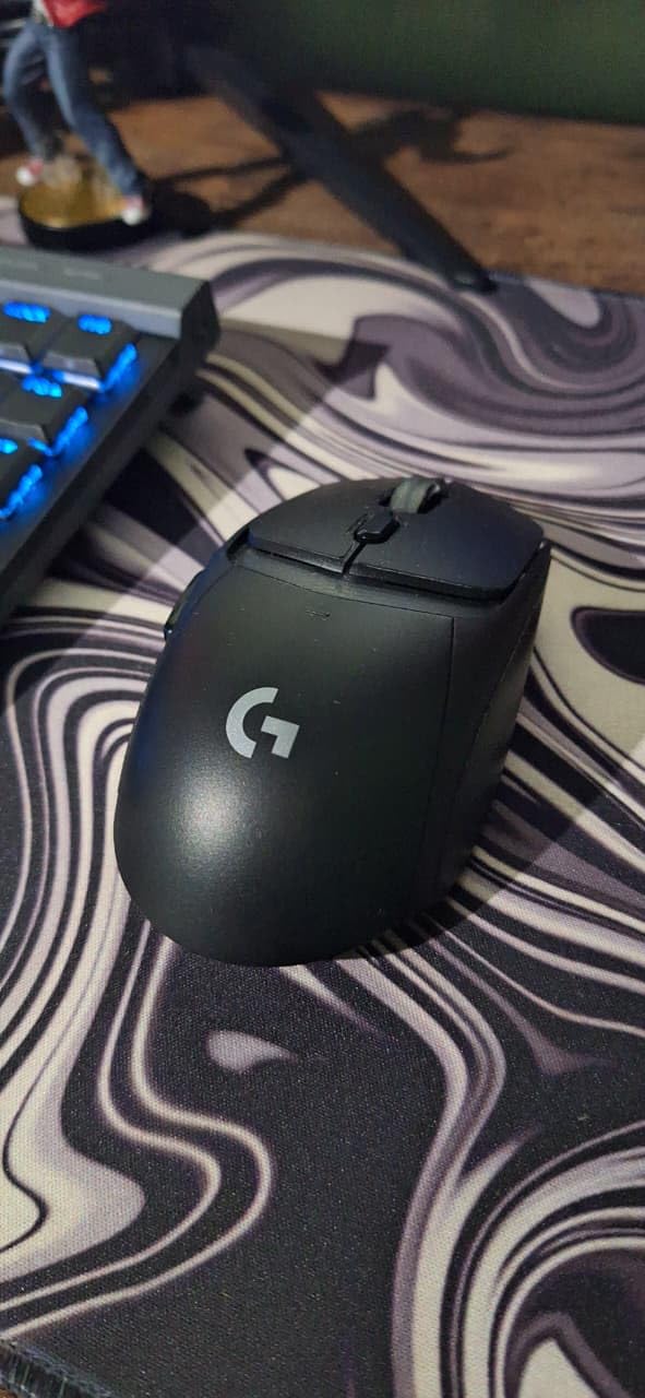 Logitech G309 Lightspeed Wireless Gaming Mouse, Lightweight, LIGHTFORCE Hybrid Switches, Hero 25K Sensor, 300+ Hour Battery Life with AA Battery, 6 Programmable Buttons, PC & Mac - White customer photo 2