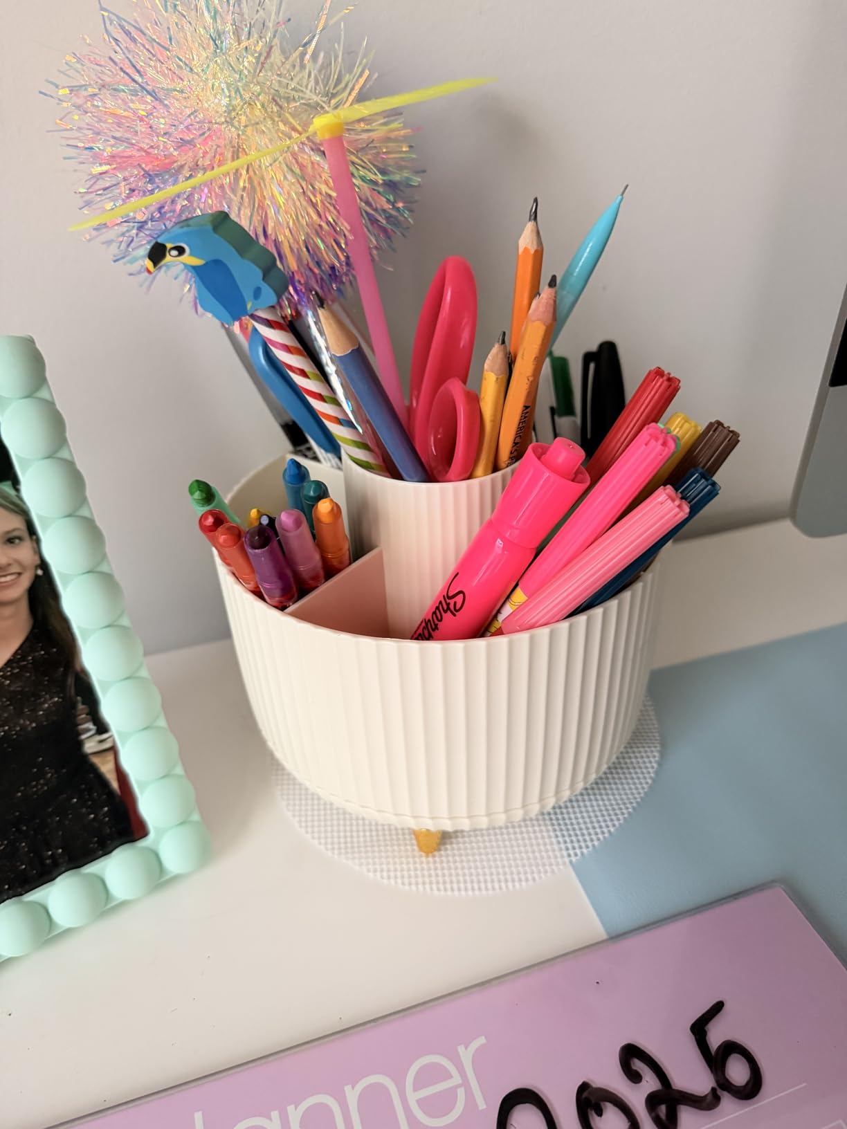 SKYDUE 360 Rotating Plastic Desk Pen Organizer with 5 Slots, Dual-Purpose Art Supply Pencil Cup for Office, School, Home customer photo 2