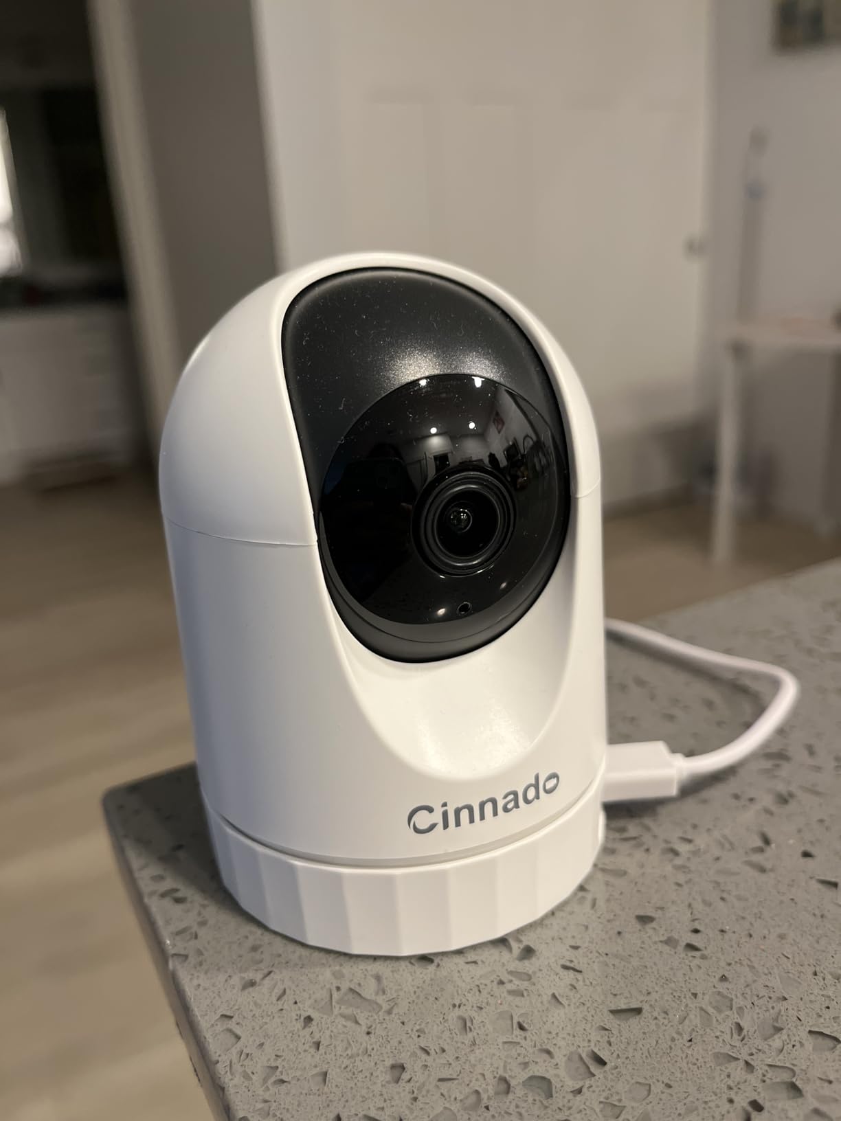 Cinnado Security Camera Indoor-2K 360° WiFi Cameras for Home Security, Pet/Dog/Baby Camera with Phone app, 2-Way Audio, Night Vision, 24/7 SD Card Storage, Works with Alexa & Google Home (2.4Ghz)-D1 customer photo 1