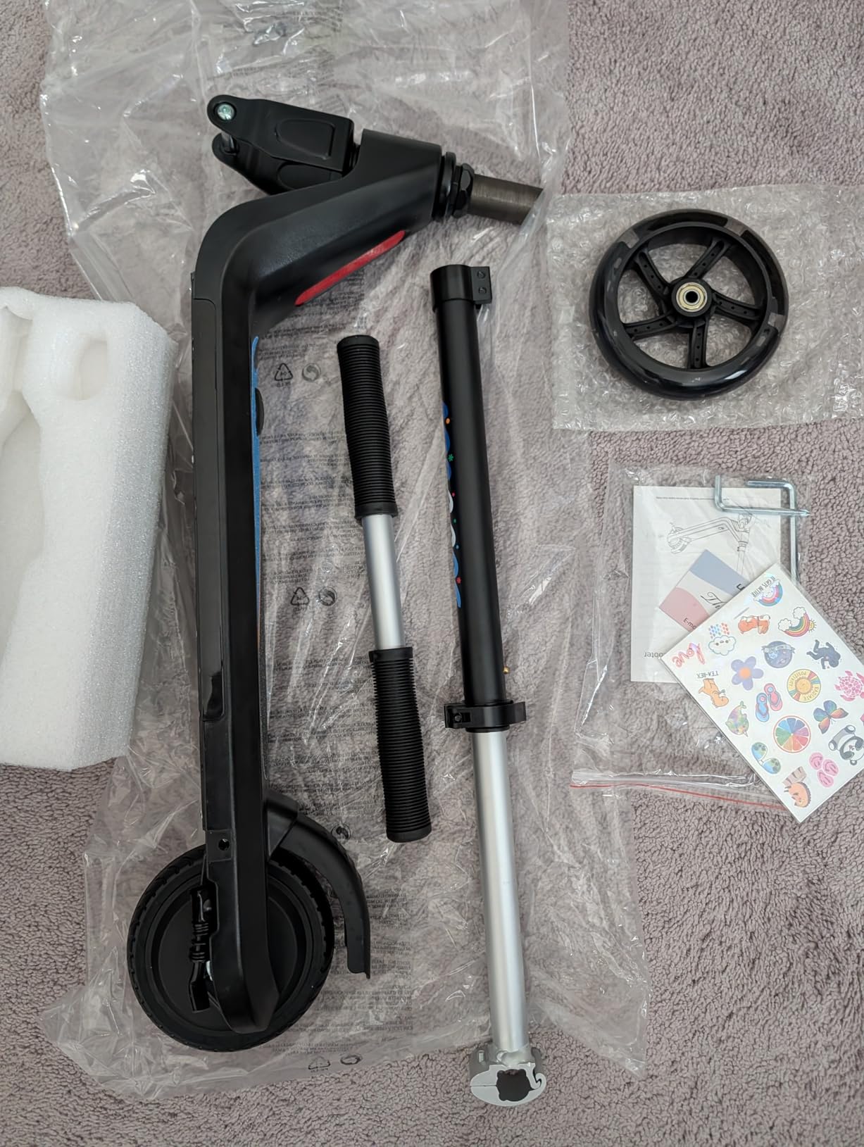 LINGTENG Electric Scooter for Kids Age 6-10, Kick-Start Boost Scooter with Adjustable Speed and Height, Flash Wheel & Deck Lights customer photo 1