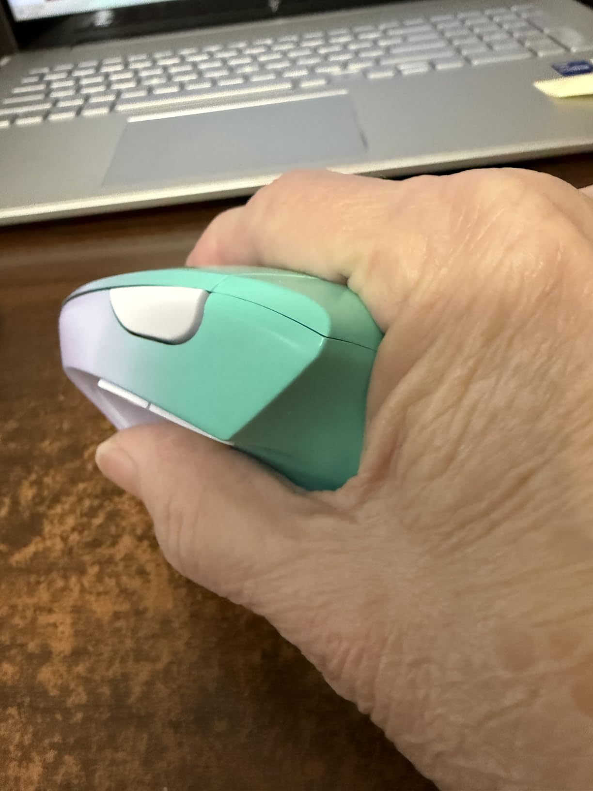 Lekvey Ergonomic Mouse, Vertical Wireless Mouse, Rechargeable 2.4G Optical Carpal Tunnel Mice: 800/1200 / 1600 DPI, 6 Buttons, for Laptop, PC, Mac, Computer, Desktop, Notebook etc, Green Purple customer photo 2