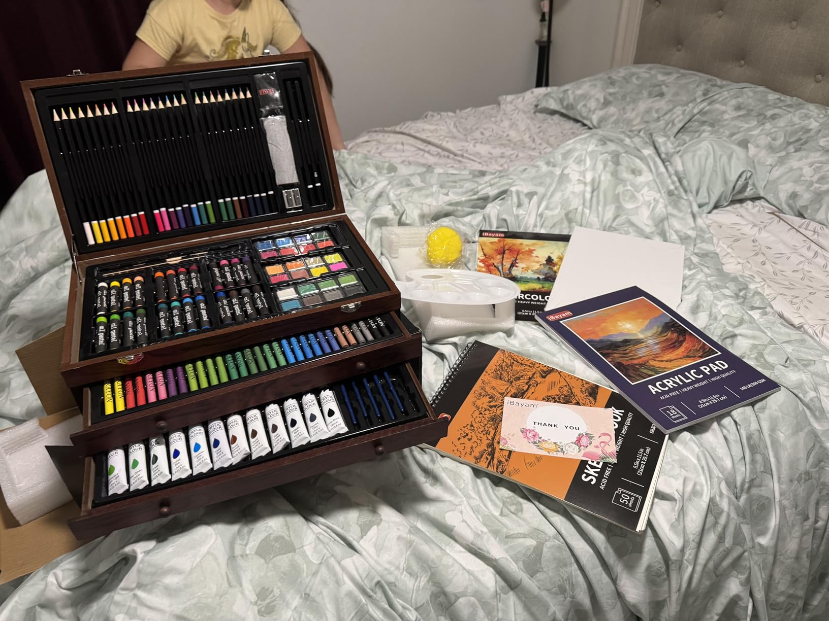 iBayam Art Supplies, 195 Pack Art Set Drawing Kit for Adult, Arts and Crafts Painting Kit, Art Kits Paint Set with Acrylic Pad, Sketchbooks, Watercolor Pad, Canvases, Gift Box customer photo 1