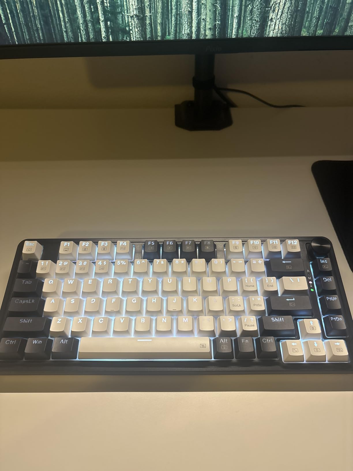 Redragon K673 PRO 75% Wireless Gasket RGB Gaming Keyboard, 3-Modes 81 Keys Compact Mechanical Keyboard Hot-Swap Socket, Dedicated Knob Control and 5-Layer Noise Dampening customer photo 1