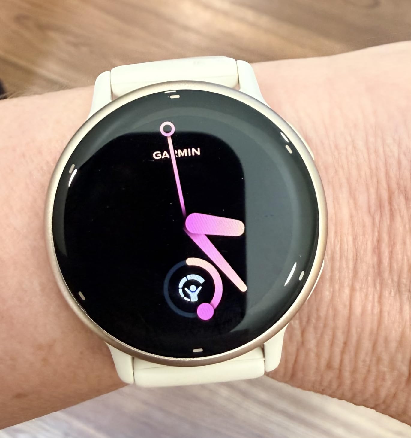 vívoactive 5, Health and Fitness GPS Smartwatch, AMOLED Display, Up to 11 Days of Battery, Ivory customer photo 1