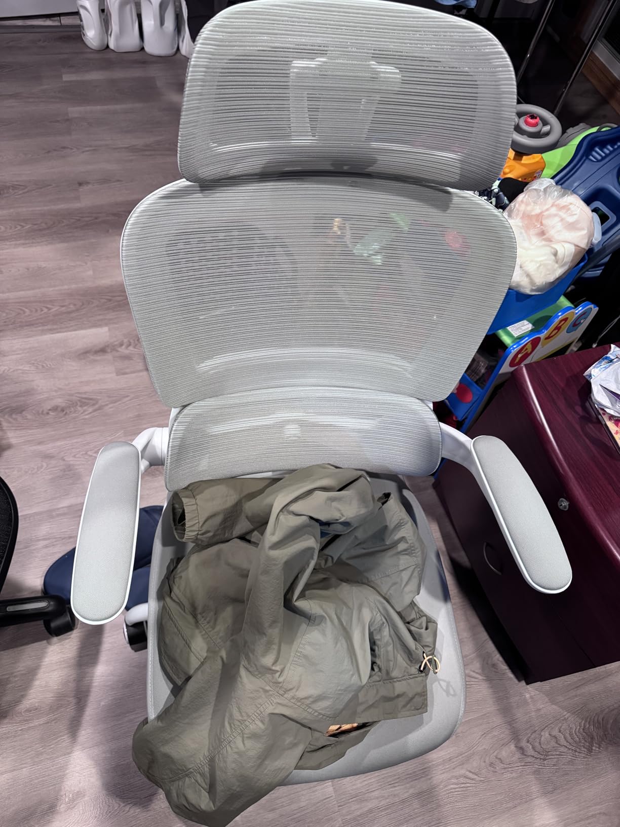 TRALT Office Chair Ergonomic Desk Chair, 330 LBS Home Mesh Office Desk Chairs with Wheels, Comfortable Gaming Chair, High Back Office Chair for Long Hours (White) customer photo 2