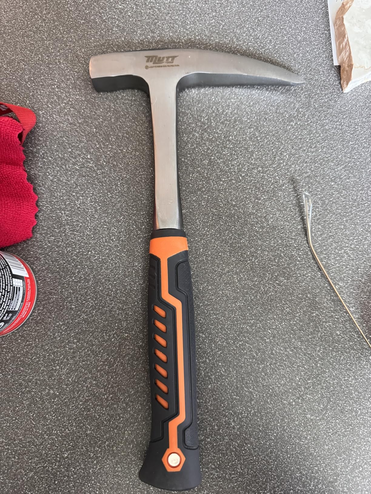 Mutt Tools 22oz Professional Rock Hammer - Geology Pick for Rockhounding, Fossil Hunting and Masonry customer photo 1