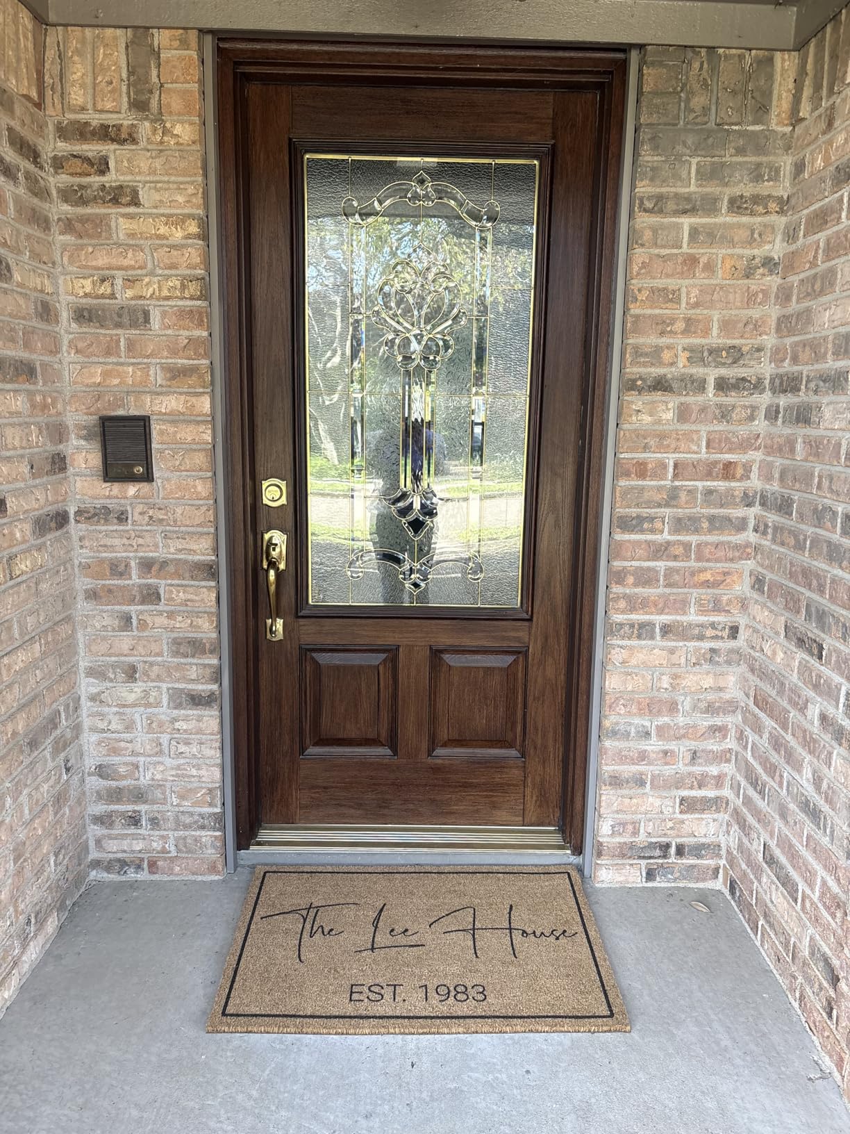 GIFTBYGIFTY Custom Welcome Doormat with Family Name & 6 Designs, Personalized DoorMats, Housewarming Gift - Door Mat with Anti-Slip Backing customer photo 1