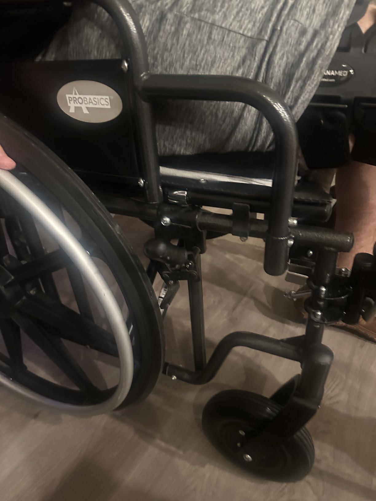 AUVON Ventilation Seat Cushion with Innovation Heat Dissipation Design, Anti-bedsore Wheelchair Cushion with Supportive Memory Foam, Waterproof & Anti-slip Cover, Improve Lower Back & Tailbone Comfort customer photo 1
