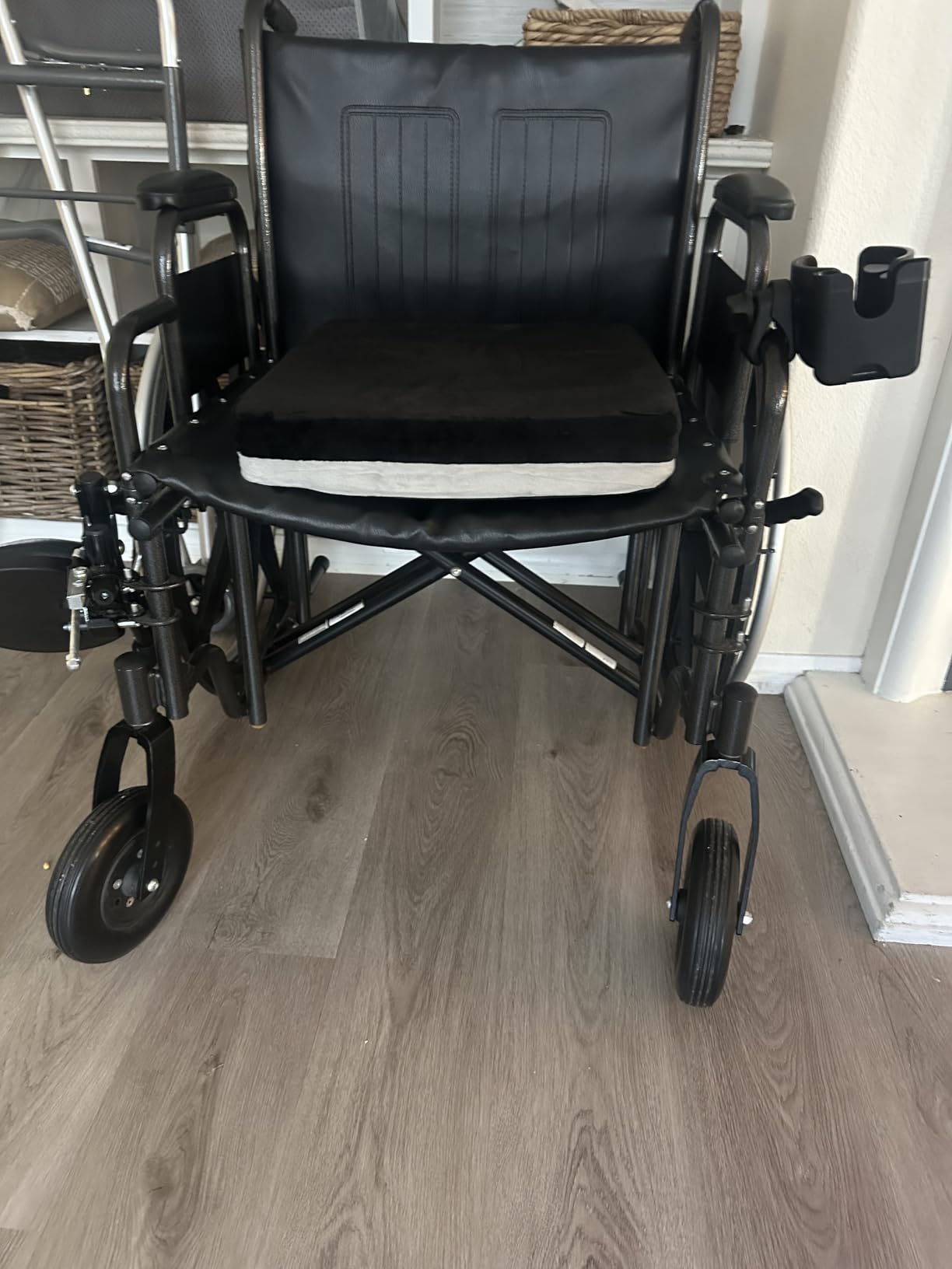 AUVON Ventilation Seat Cushion with Innovation Heat Dissipation Design, Anti-bedsore Wheelchair Cushion with Supportive Memory Foam, Waterproof & Anti-slip Cover, Improve Lower Back & Tailbone Comfort customer photo 2