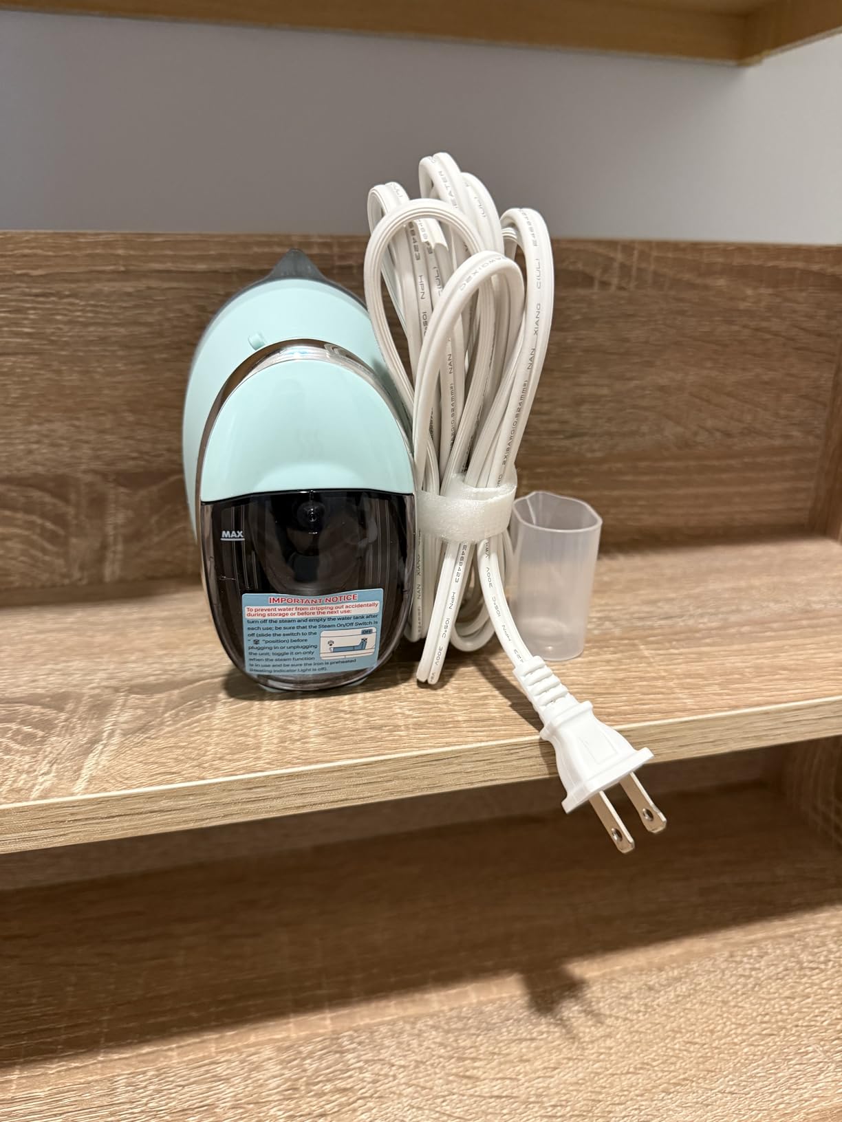 PIOMATIC Travel Iron Mini with Steam for Clothes with Dual Voltage, Portable Mini Ironing Machine with Non-Stick Soleplate, Small Iron for Sewing, Quilting and Handcraft customer photo 1