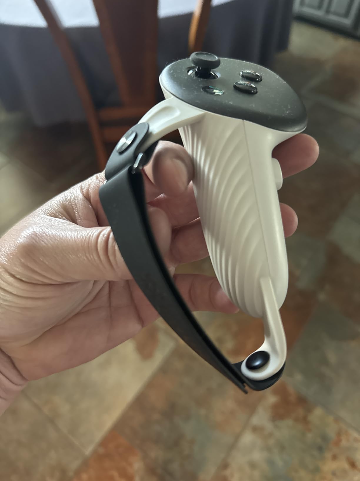 AMVR Controller Grips Compatible with Meta/Oculus Quest 3/Quest 3S, Silicone Accessories Non-Slip Handle Cover, Adjustable Soft Hand Strap Fits Small and Medium Hands (Not Fit Official Charging Dock Battery) customer photo 2