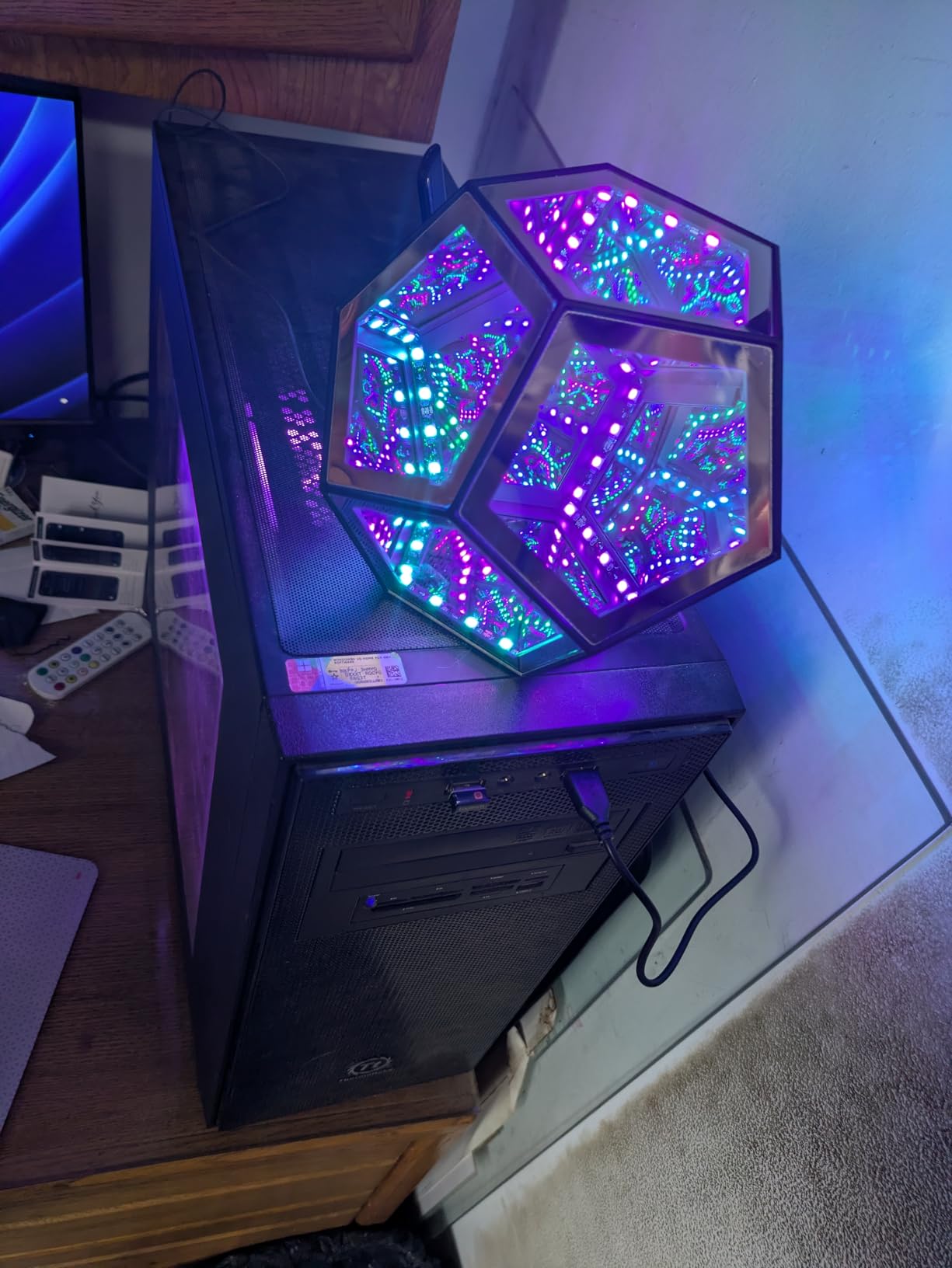 Infinity Mirror Light Infinite Dodecahedron Color Art Light for Gaming Room Decor 3D Hyper Cube RGBW Color Changing Night Lighting customer photo 1