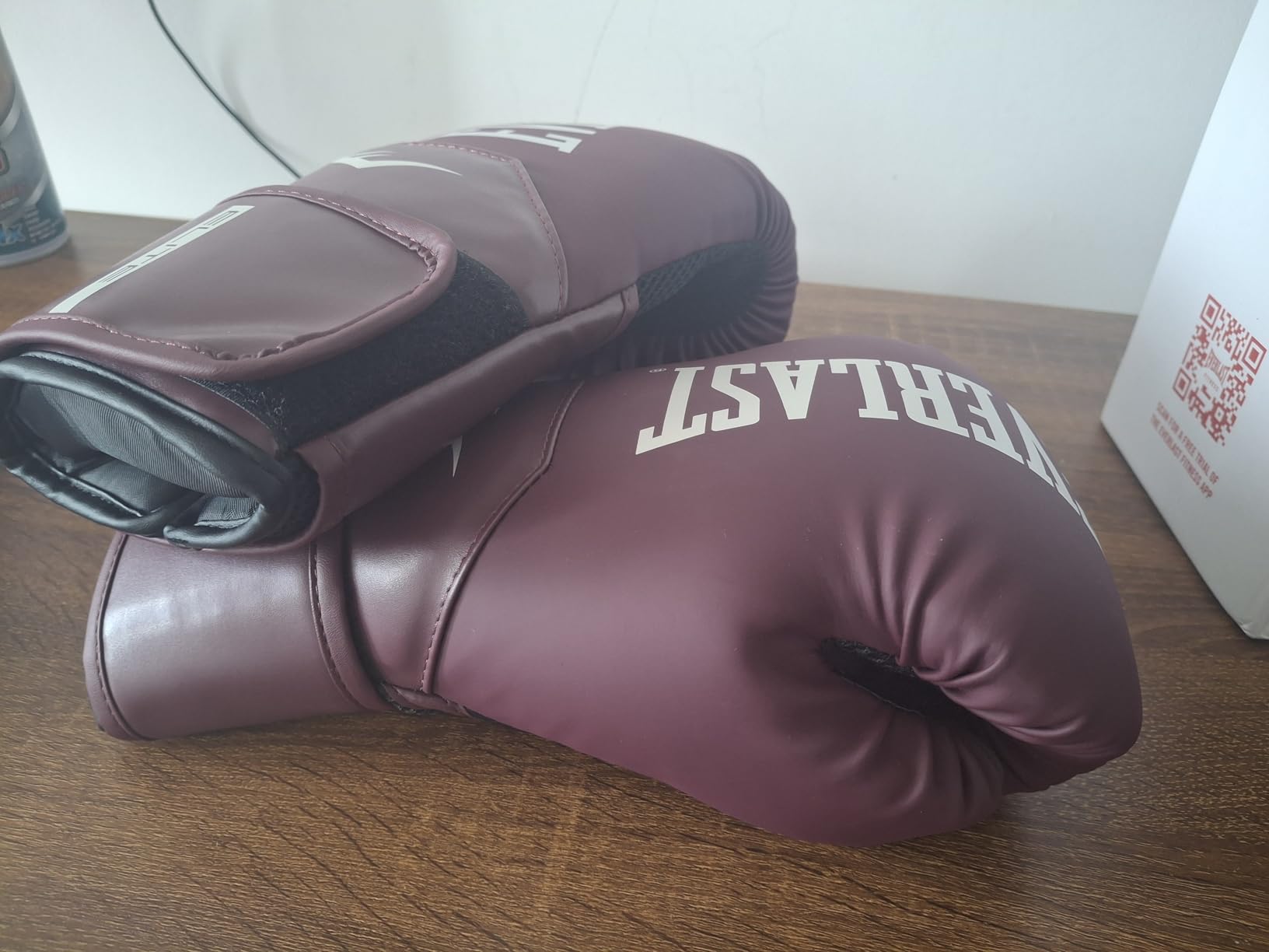 Everlast Elite 2 Boxing Gloves | Pro Training & Heavy Bag Gloves | Men & Women | Ventilated Palm | Multi-Layer Protection customer photo 2