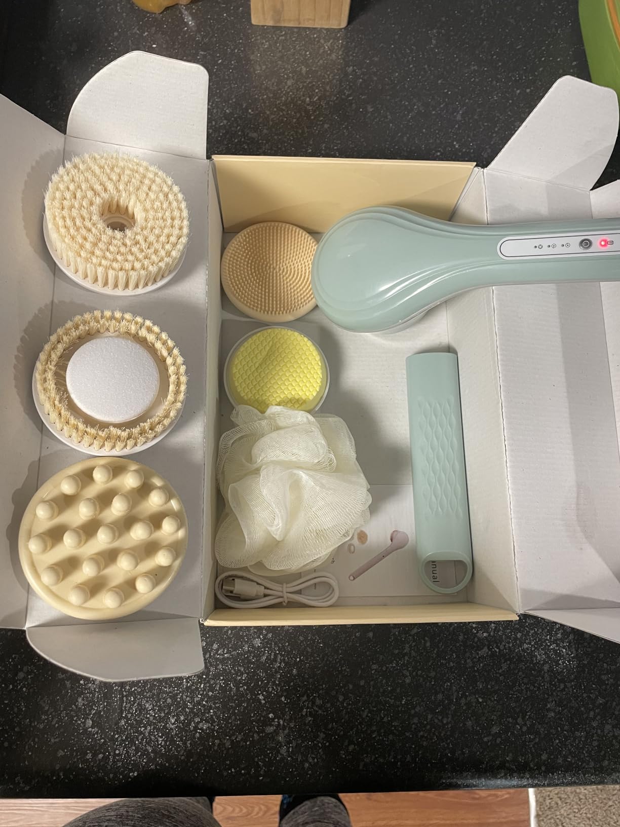 LINGSFIRE Electric Body Bath Brush, Rechargeable Back Scrubber for Shower, Long Handle Exfoliating Bath Brush for Shower, Lotion Applicator for Back, Silicone Body Scrubber with 6 Shower Brush Heads customer photo 1