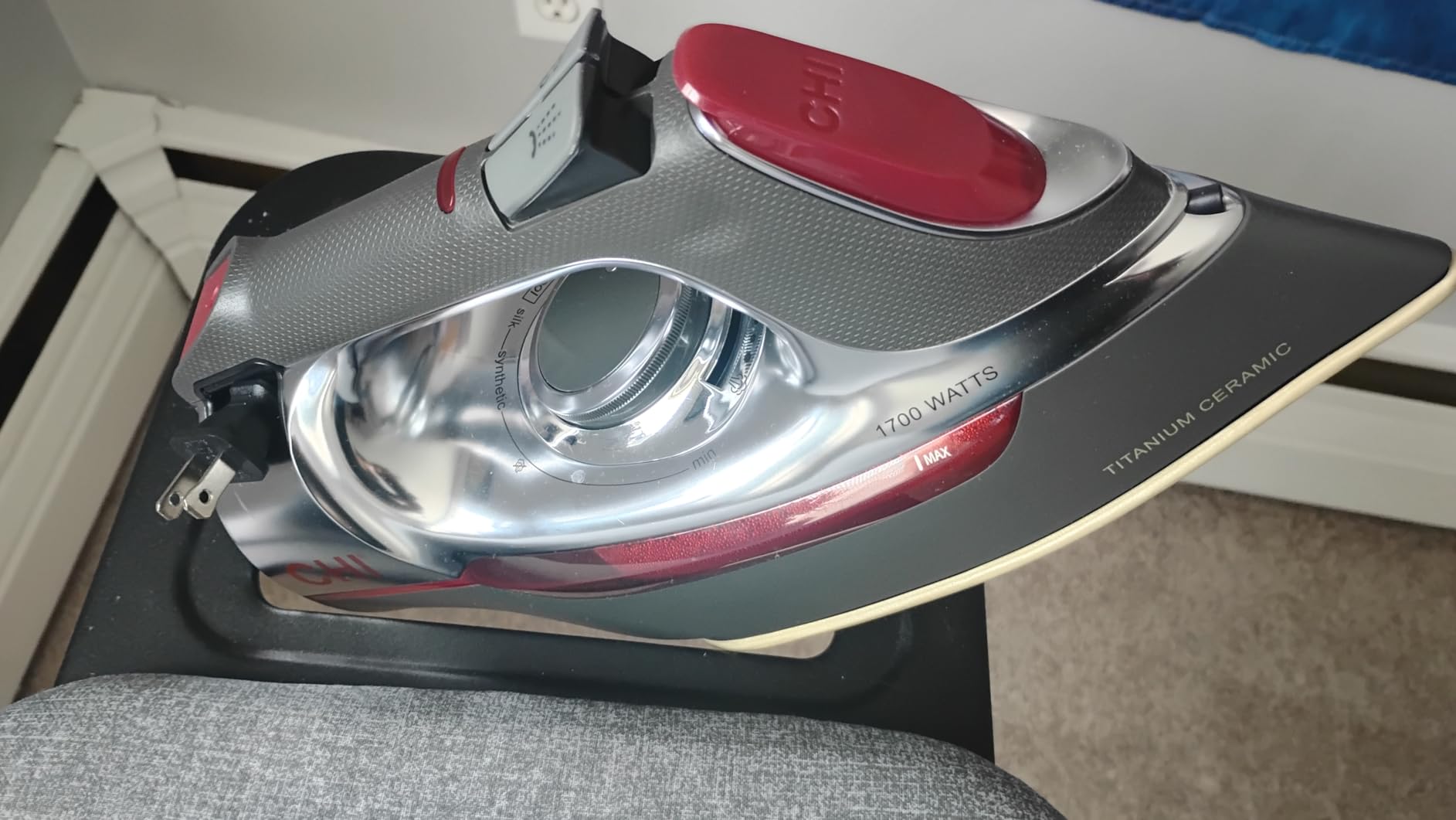 CHI Steam Iron for Clothes with 8' Retractable Cord, 1700 Watts, 3-Way Auto Shutoff, 400+ Holes, Professional Grade, Temperature Control Dial, Lava Infused Ceramic Soleplate, Black and Red (13113) customer photo 2