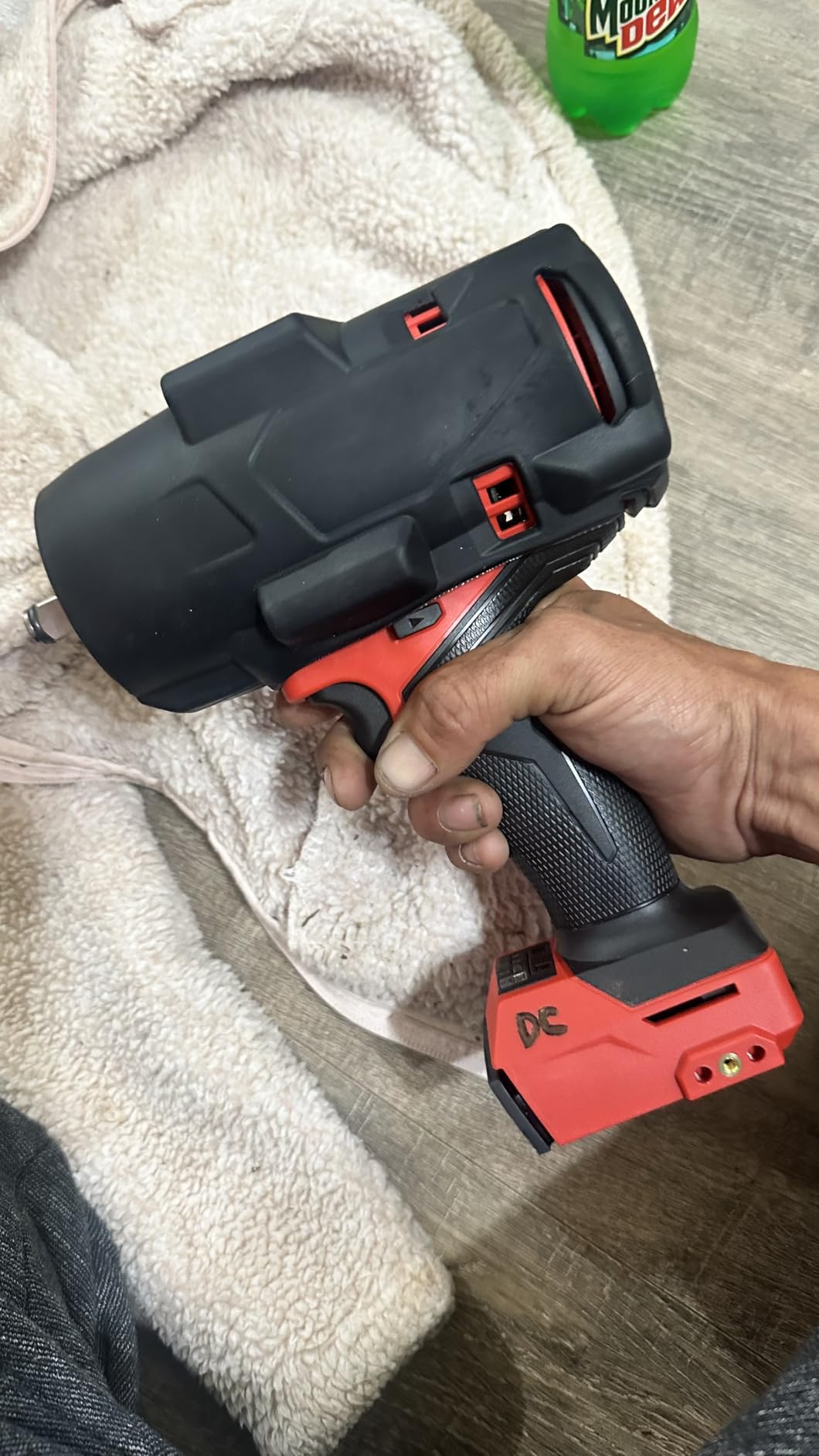 Electric - M18 Fuel 1/2 HIGH Torque Impact Wrench W/FRICTI customer photo 1