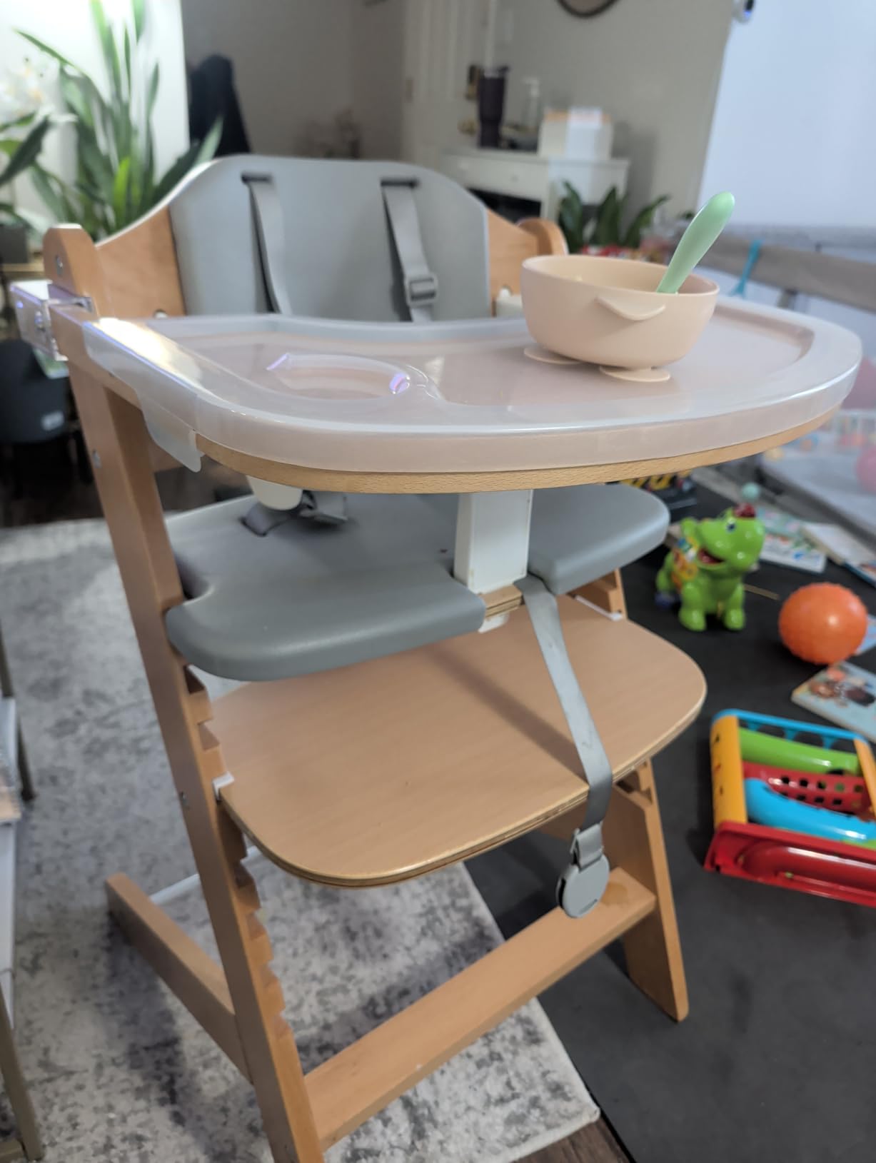 Cowiewie Natural Wooden High Chair for Babies & Toddlers 3-Tier Remove & 2 Adjustable Tray, 8 Adjustable Highchair with Cushions, Easy to Clean (Black) customer photo 1