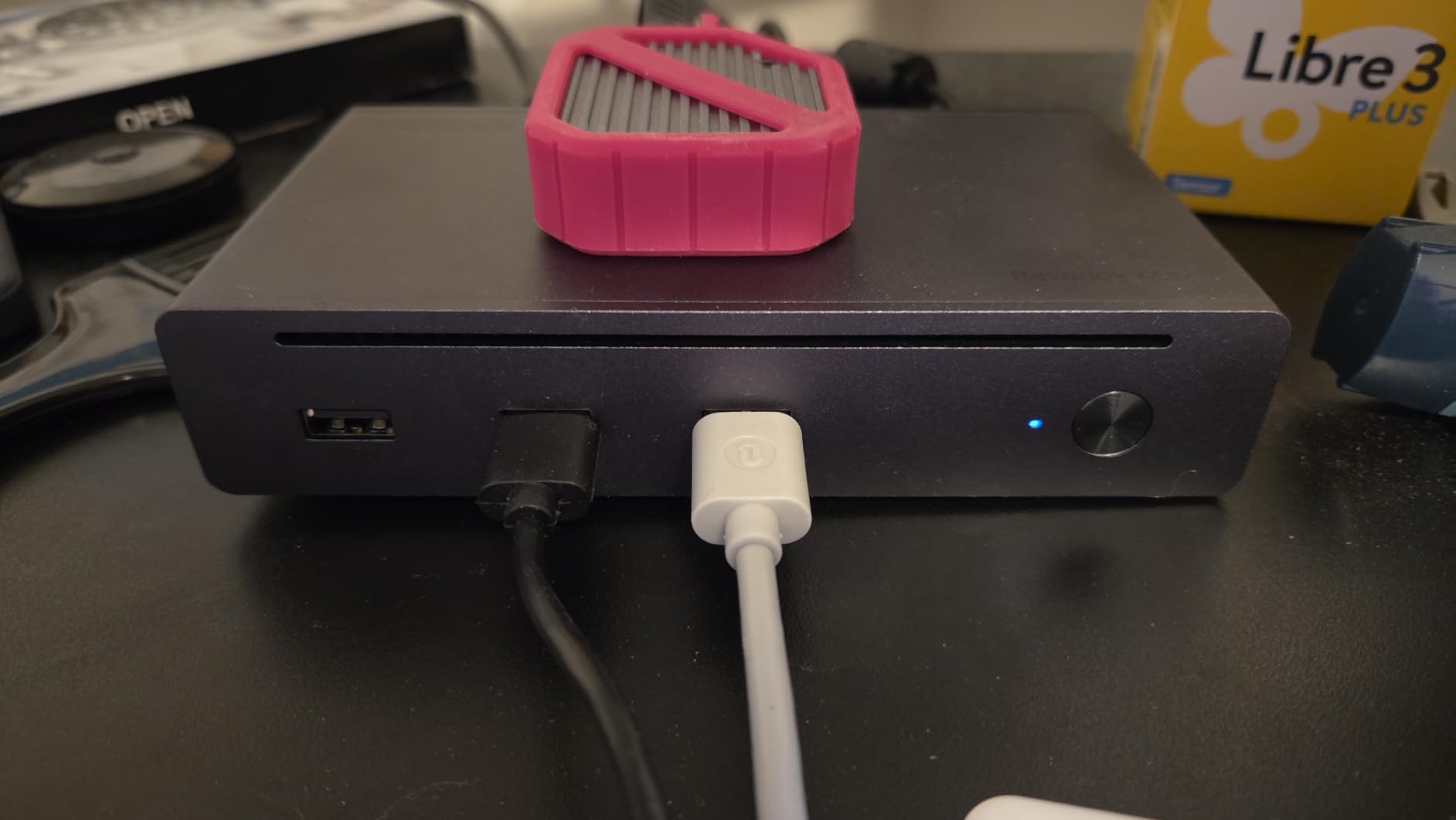 UGREEN Thunderbolt 4 Dock 8-in-1 40Gbps TB4 Hub 3 x TB 4 Dual 4K@60Hz or Single 8K Display, 85W Charging, Gigabit Ethernet, 3 x USB A 3.2, Revodok Max 208 for Mac M1/M2/M3/M4 Pro/Max customer photo 1