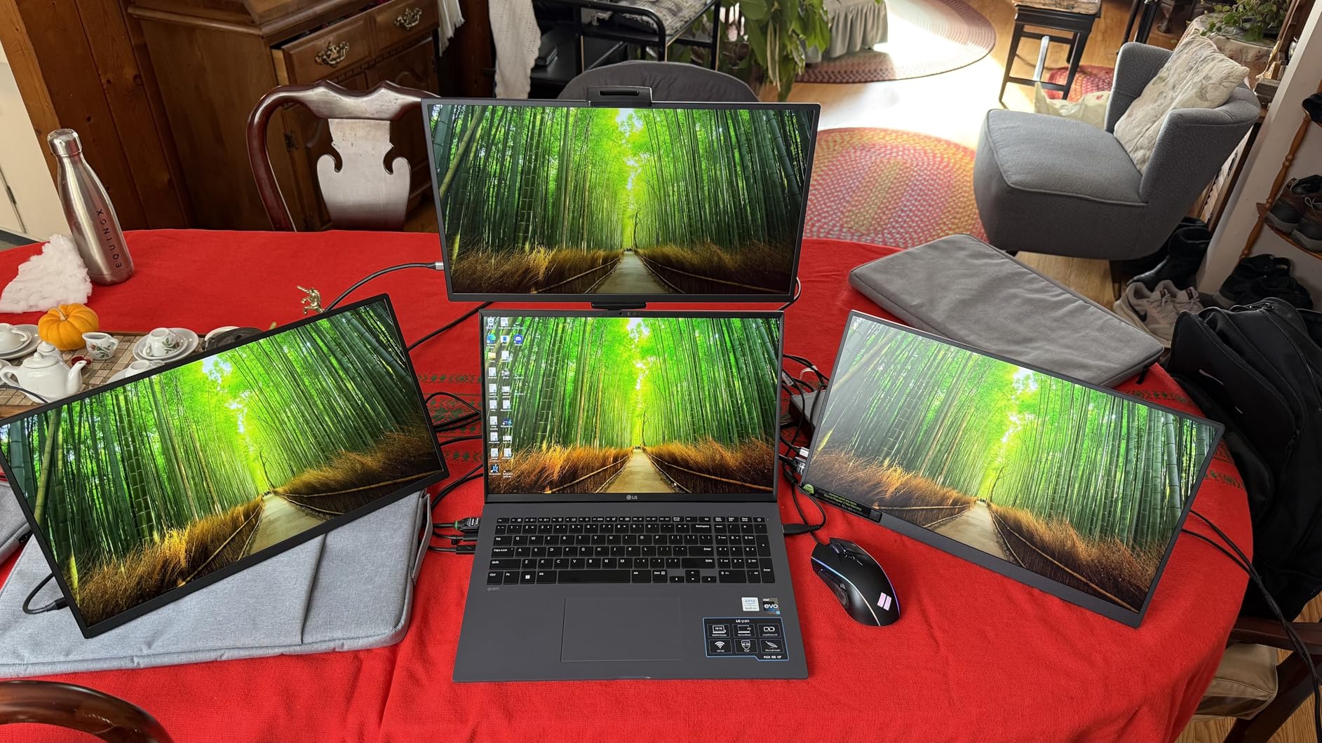 UGREEN Thunderbolt 4 Dock 8-in-1 40Gbps TB4 Hub 3 x TB 4 Dual 4K@60Hz or Single 8K Display, 85W Charging, Gigabit Ethernet, 3 x USB A 3.2, Revodok Max 208 for Mac M1/M2/M3/M4 Pro/Max customer photo 2