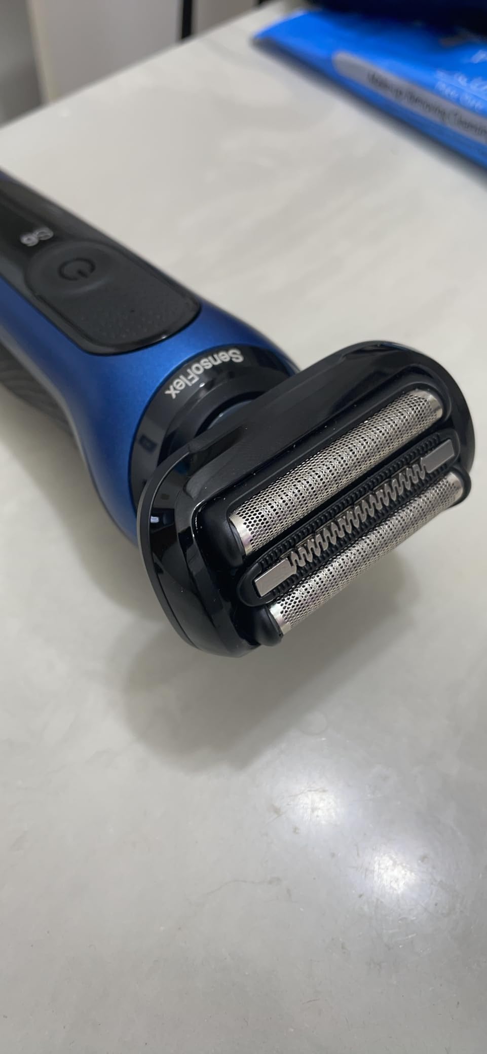 Electric Shaver for Men, Series 6 6120s, Wet & Dry Shave, Turbo & Gentle Shaving Modes, with Precision Trimmer & Pouch, Blue customer photo 2
