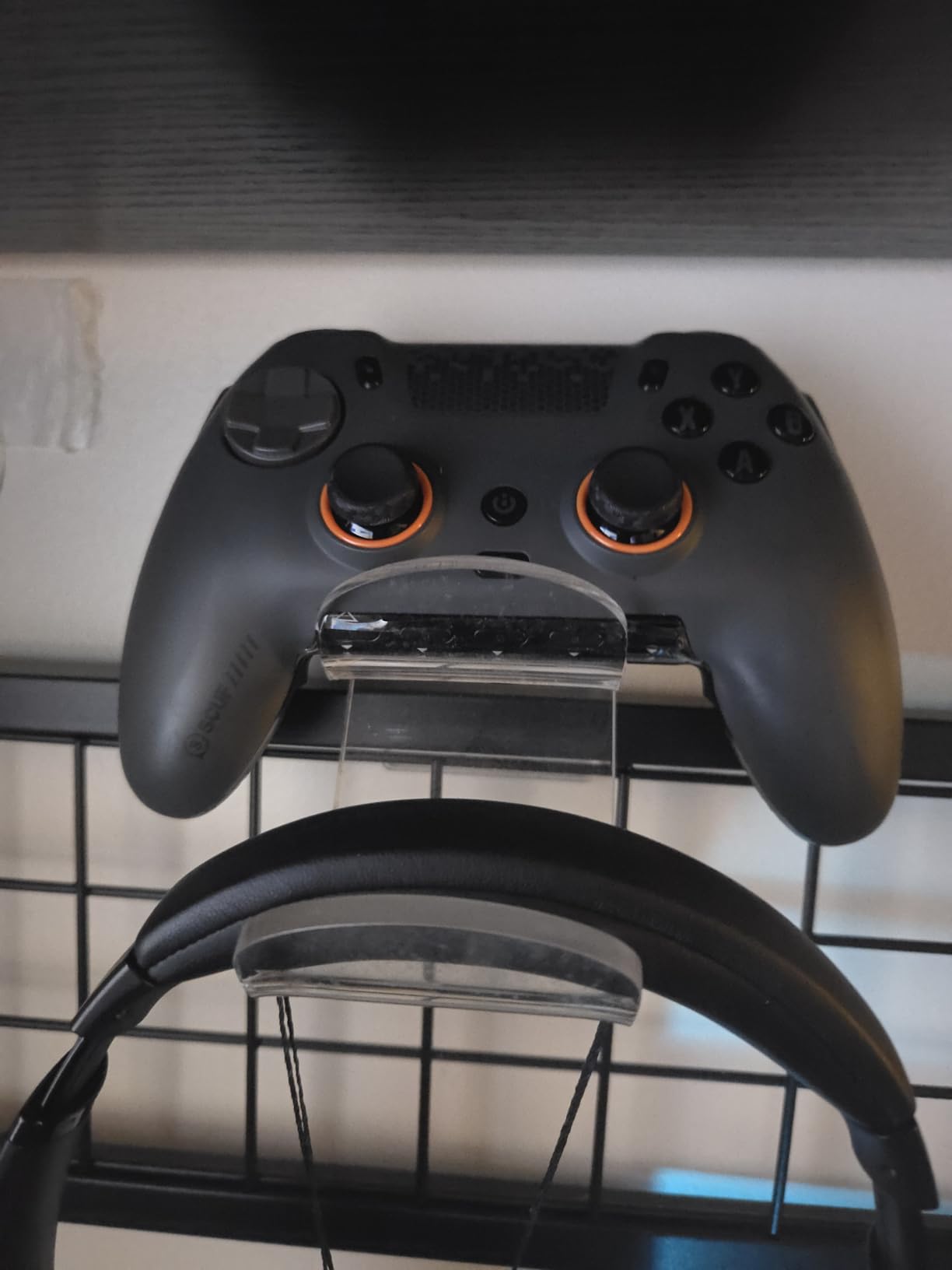 SCUF ENVISION PRO Wireless V1 PC Gaming Controller - Steel Grey customer photo 1