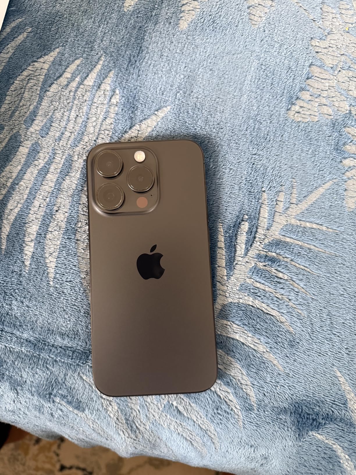 Apple iPhone 15 Pro, 256GB, Black Titanium - Unlocked (Renewed) customer photo 2