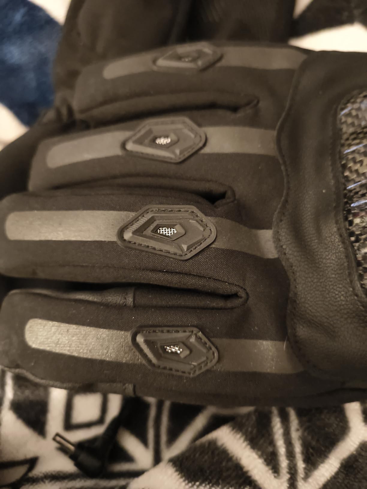Heated Motorcycle Gloves for Men & Women - 7.4V 3000mAh Rechargeable Batteries, Electric, Touchscreen, Waterproof, Windproof, Non-Slip, Skiing, Cycling, Fishing customer photo 1