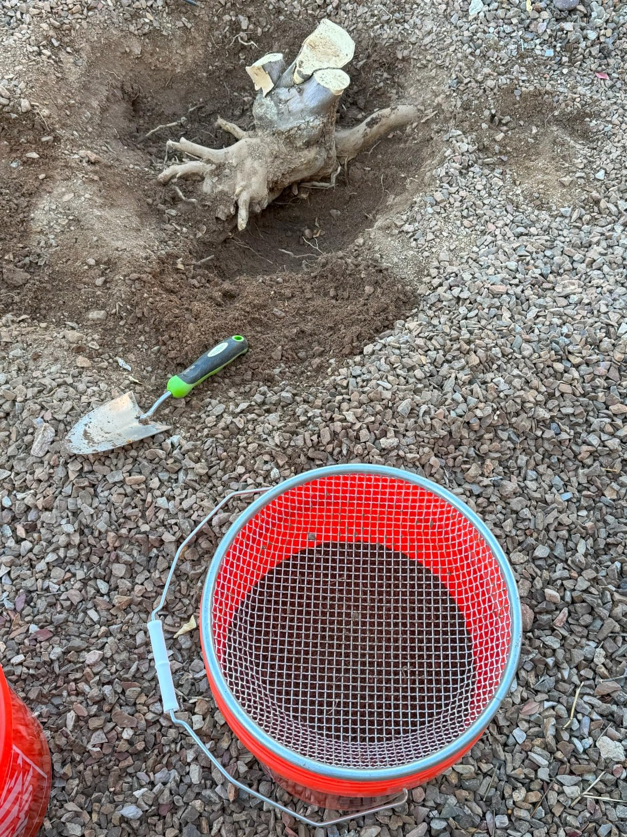 3/8 Inch Mesh Gardening Sand Soil Compost Sifter Perfect for 5 Gallon Bucket customer photo 1