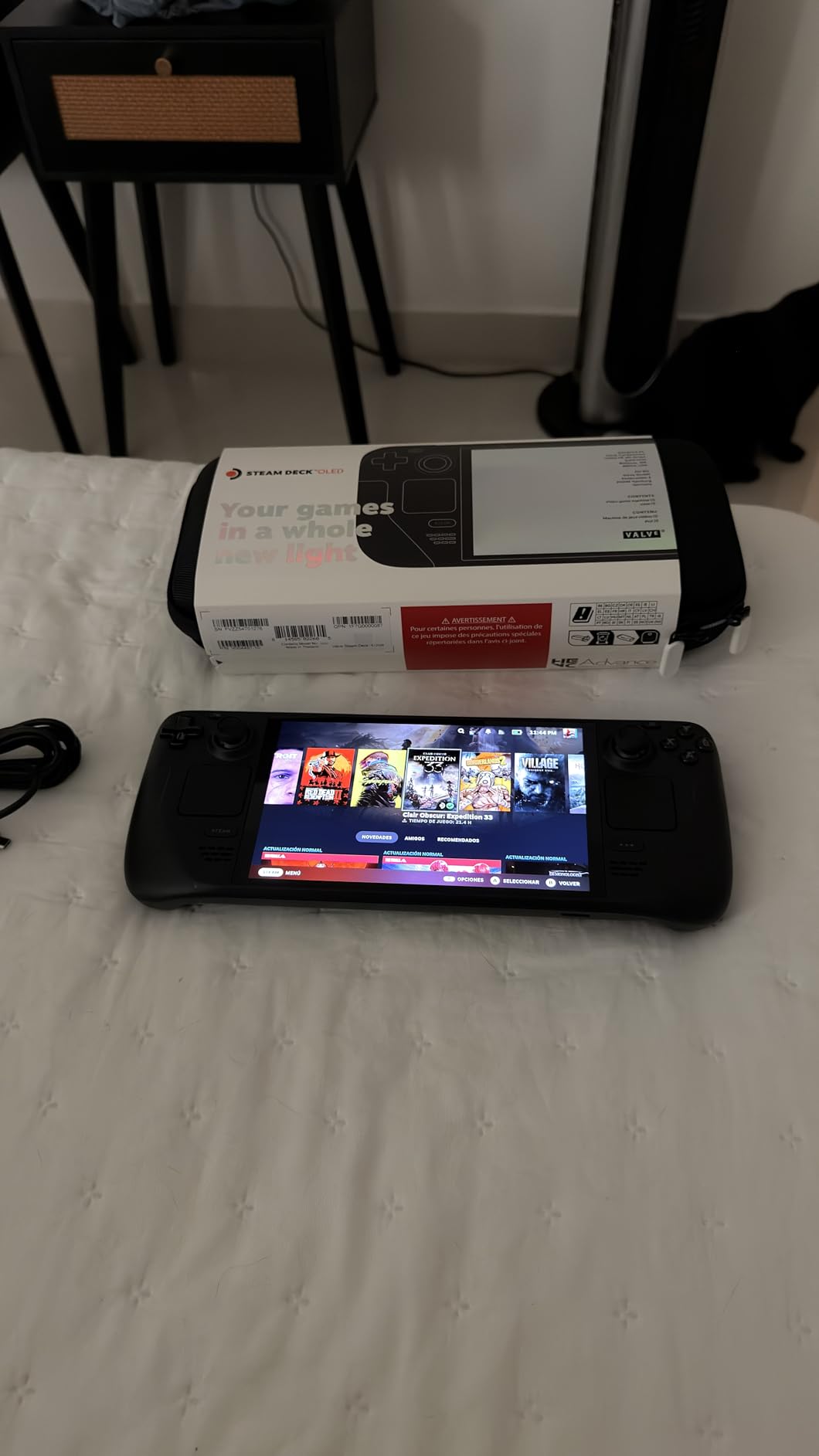 VALVE Steam Deck OLED 512GB SSD + 16GB RAM - 7.4 inch, 90Hz, 1280 x 800px, SteamOS 3.0, Handheld Gaming Console customer photo 2