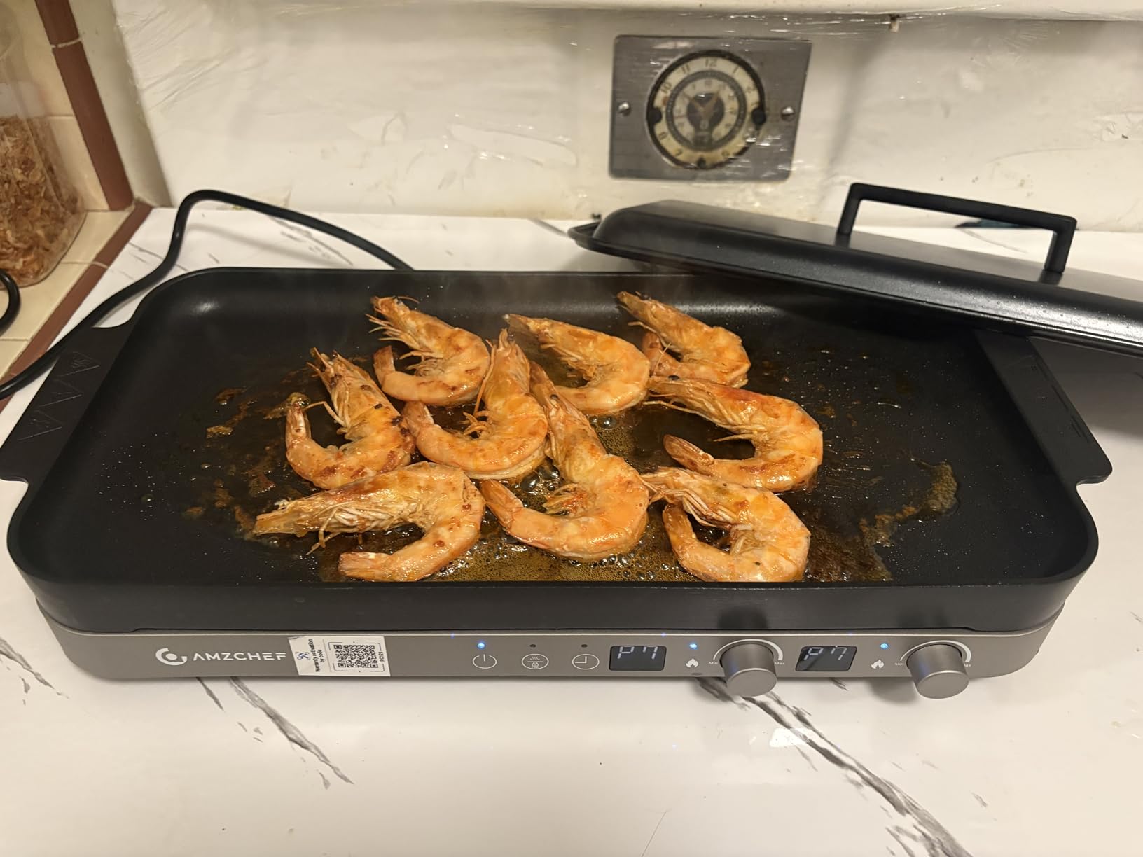 AMZCHEF Double Induction Cooktop with Removable Griddle Pan Non-stick, 1800W 2 burner Portable Induction Stove With Sensor Touch 9 Power Levels, 99 Min Timer, Iron Grey customer photo 2