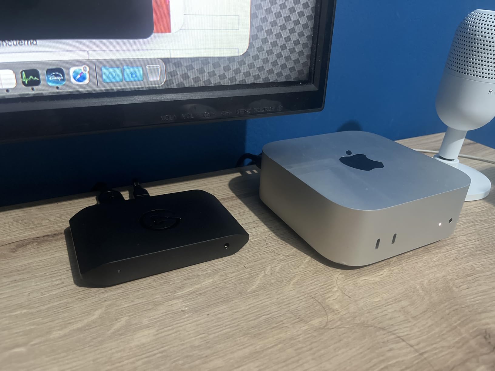 4K X - Capture Up to 4K144 with Ultra-Low Latency on PS5|Pro, Xbox Series X|S, Nintendo Switch 2, OBS and More, HDMI 2.1, VRR, HDR10, USB 3.2 Gen 2, for Streaming & Recording, PC|Mac|iPad customer photo 1