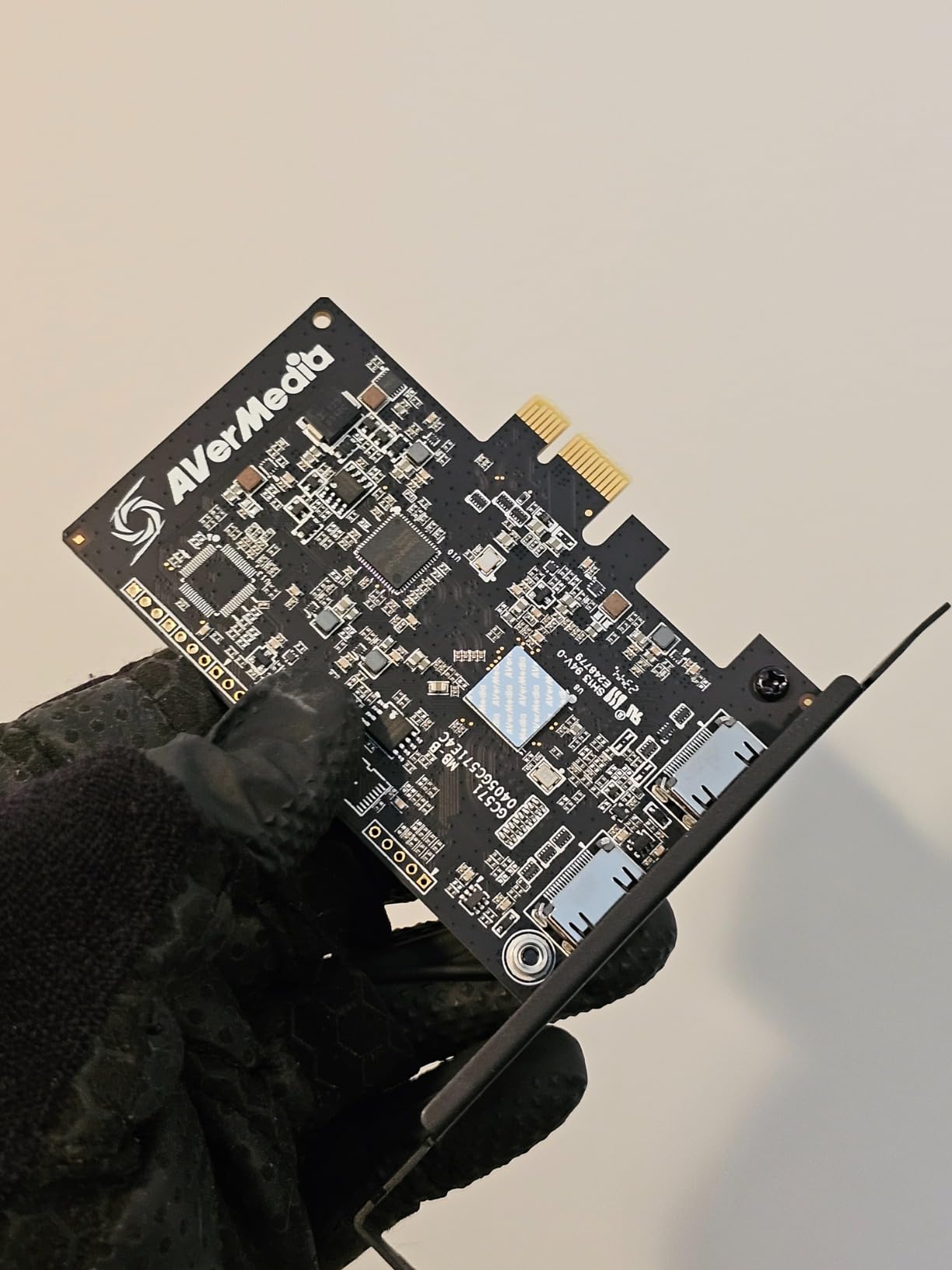 HDMI Capture Card for Streaming and Video Gaming, 4K60 Pass-Through with Ultra-Low Latency on PS5, PS4 Pro, Xbox Series X/S, Xbox One X, Switch Games - GC571 Live Streamer Ultra HD customer photo 2