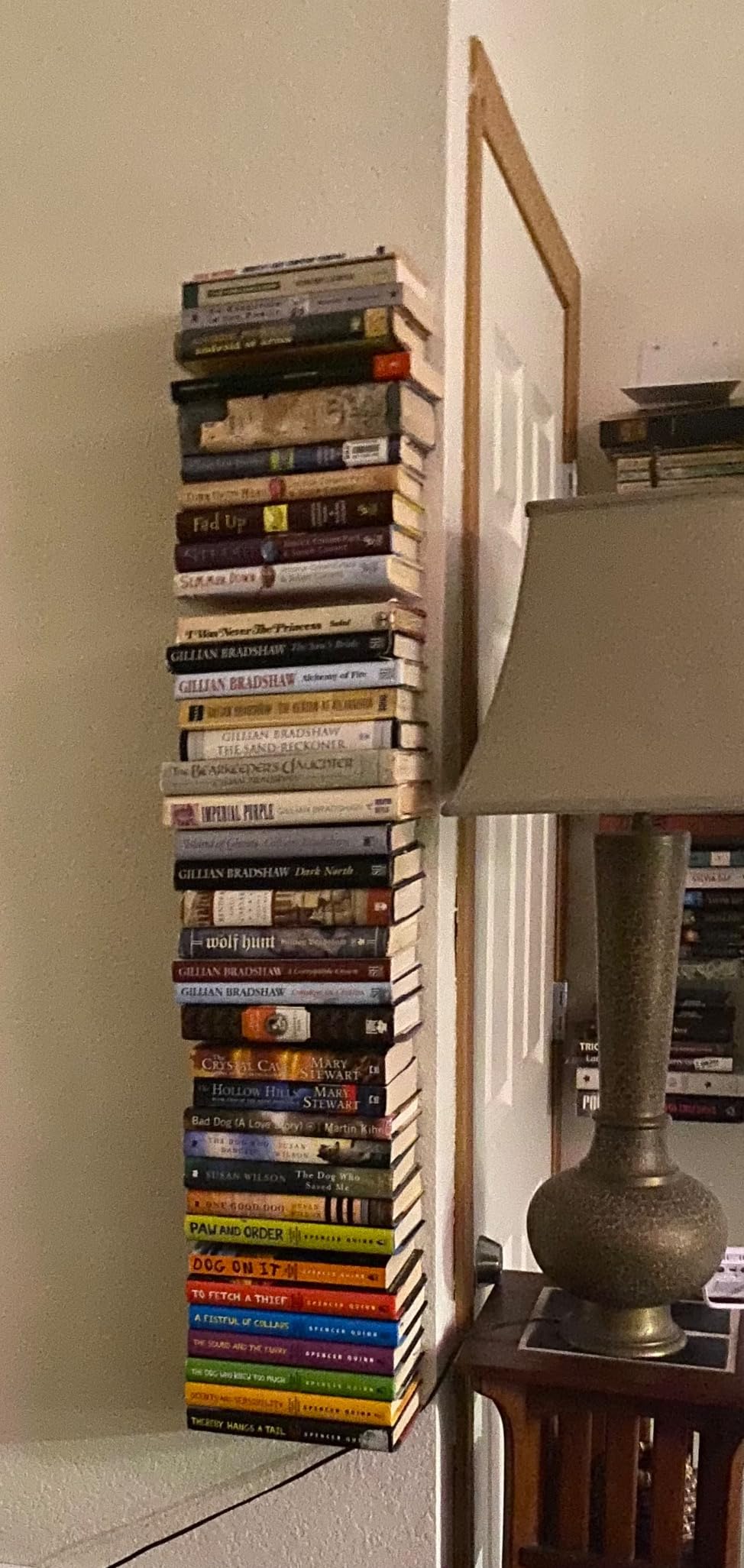 FENTEC Floating Book Shelves for Wall, Wall Mounted Invisible Floating Bookshelf, Heavy-Duty Hanging Bookshelves, Hidden Book Shelf Metal Wall Book Holder for Bedroom Home Office, 6-Pack White customer photo 1
