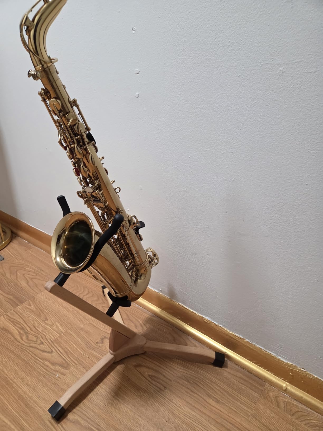 STRICH Wooden Saxophone Stand Display For Alto Tenor Sax, Handmade Solid Wood Floor Stand Holder Colour Walnut, Weighted Heavy Base (FH-4, Sax) customer photo 2