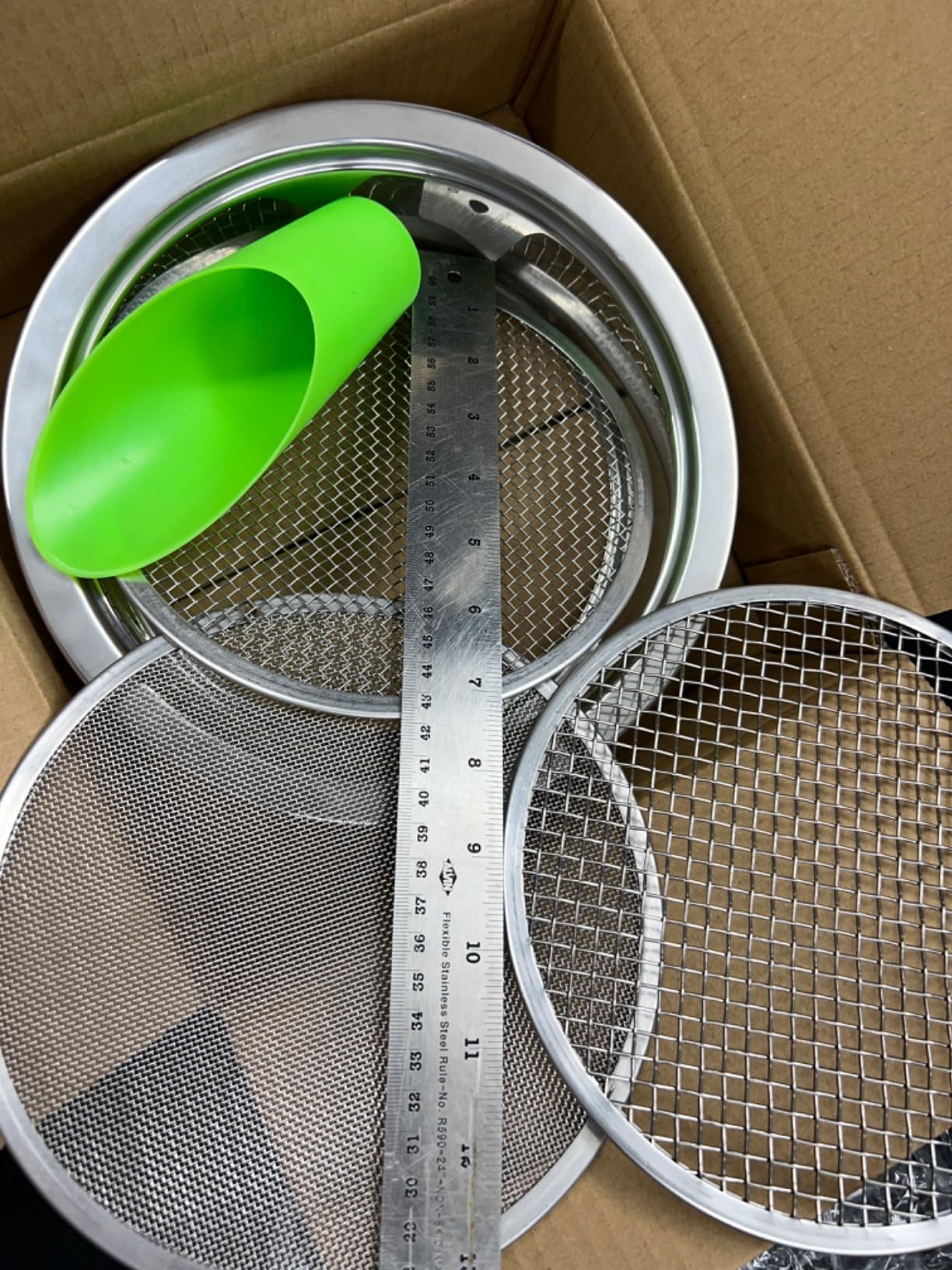 Soil Sieve Sifter Set Stainless Steel, Garden Sieve Set with 3 Interchangeable Mesh 1,3,5mm, Sifting Screen for Dirt, Sand, Rock, Filtration, Compost, with Soil Scoops Gardening Tool customer photo 2