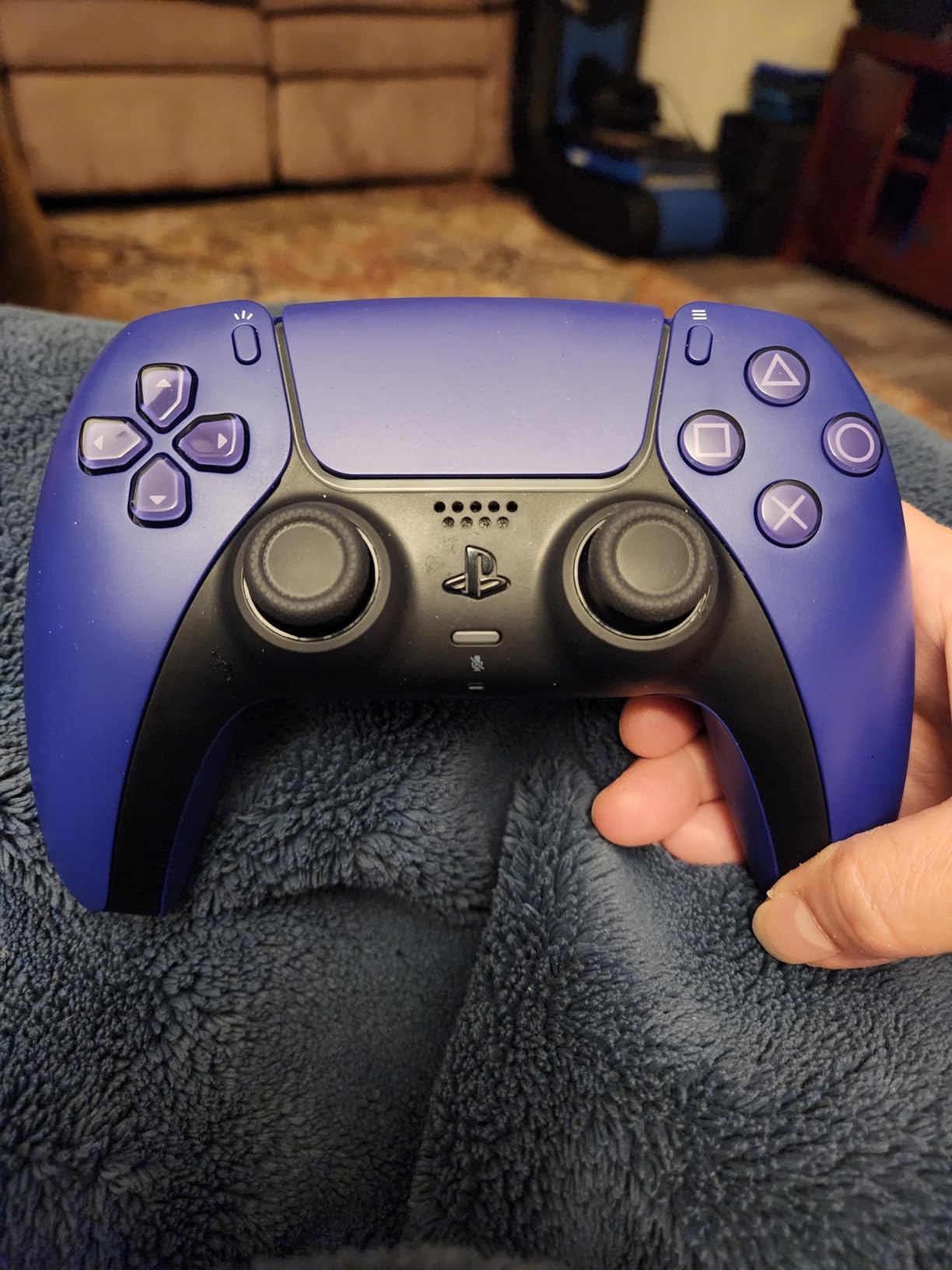 PlayStation DualSense® Wireless Controller - Midnight Black customer photo 1