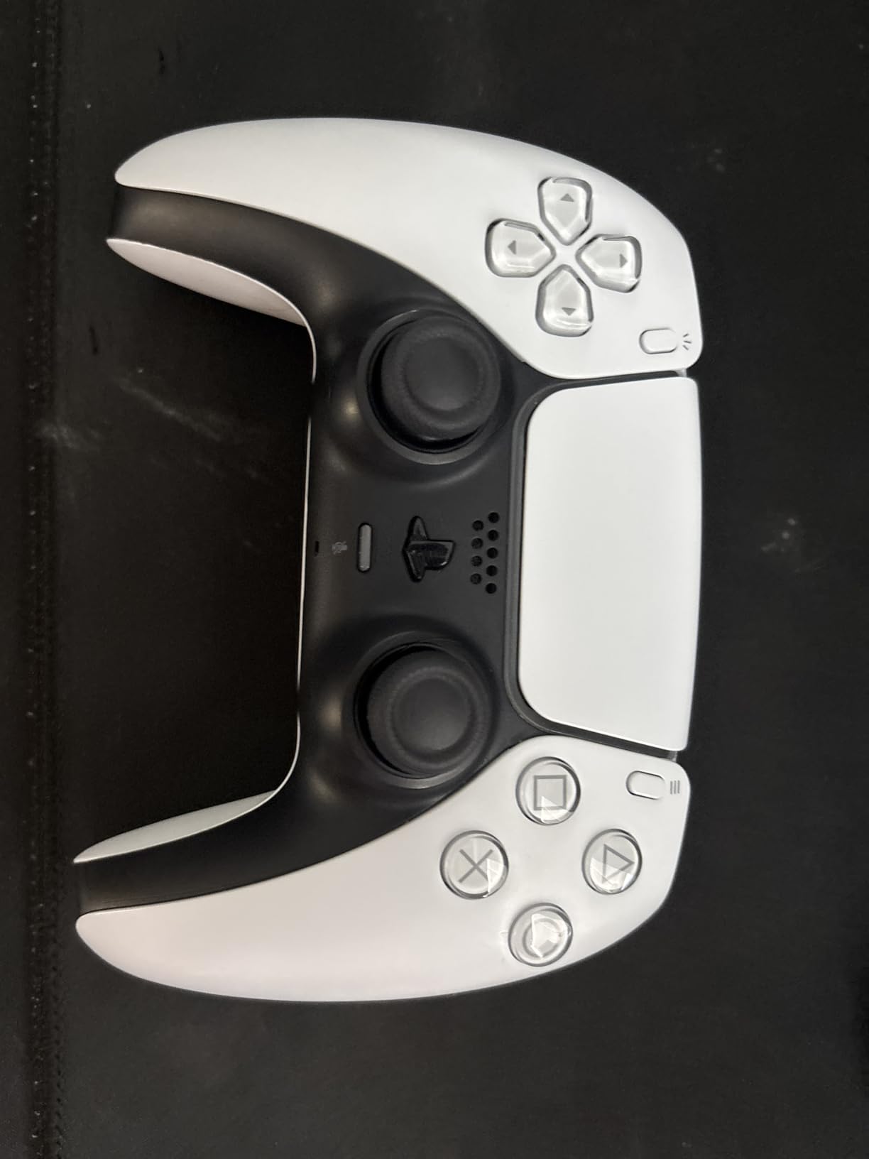 PlayStation DualSense Wireless Controller - White customer photo 1