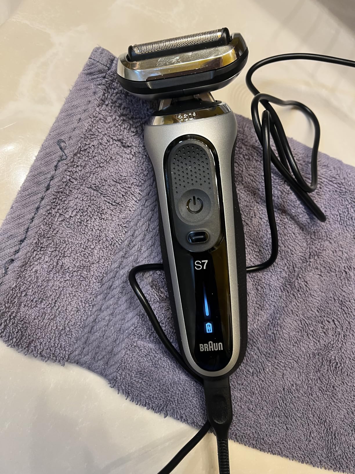 Electric Shaver for Men, Series 7 7185cc, Waterproof, Wet & Dry Shave, Shaving Kit with SmartCare Center and Beard Trimmer, 3 Shave Modes, 60 Minute Battery Runtime, 10 Piece Set customer photo 2