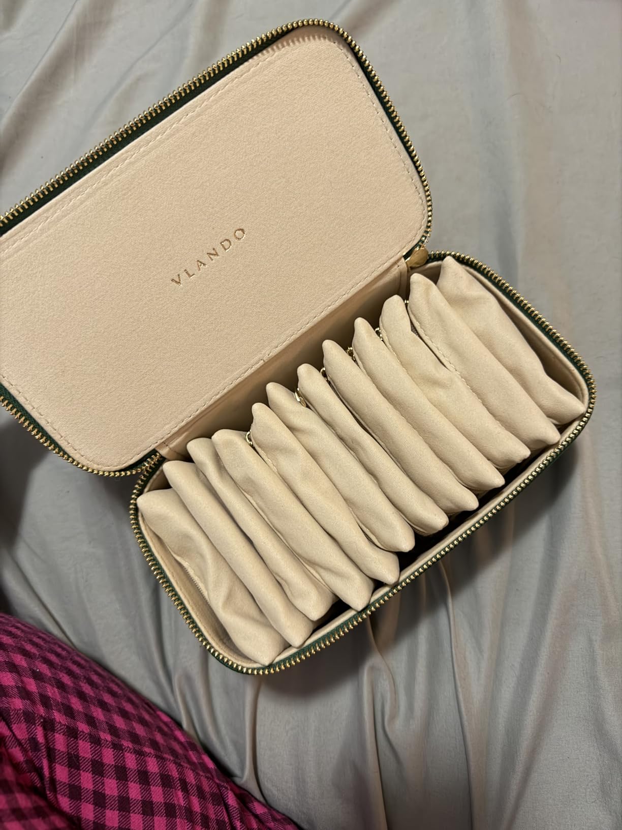 VLANDO Travel Jewelry Case, Jewelry Box with 12 Velvet Jewelry Pouch Jewelry Travel Organizer for Mom Gifts, White customer photo 1