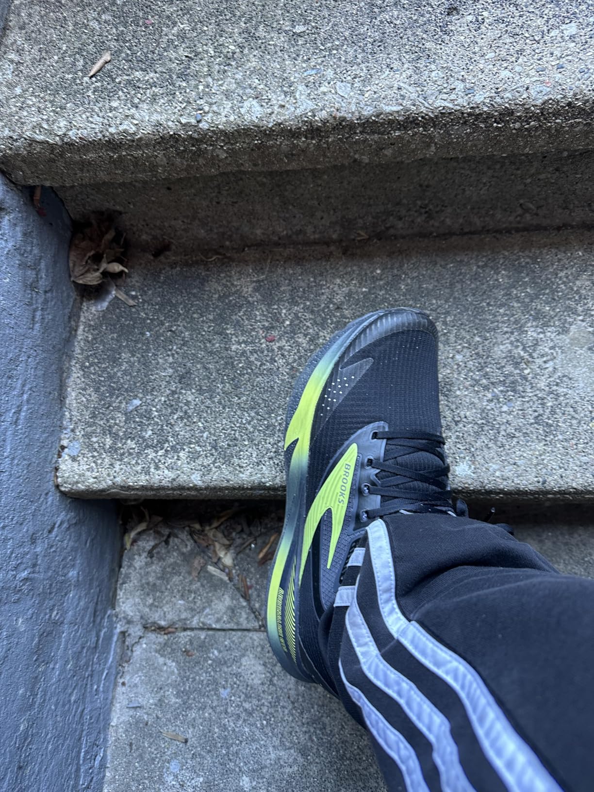 Men's Adrenaline GTS 24 Supportive Running Shoe customer photo 2