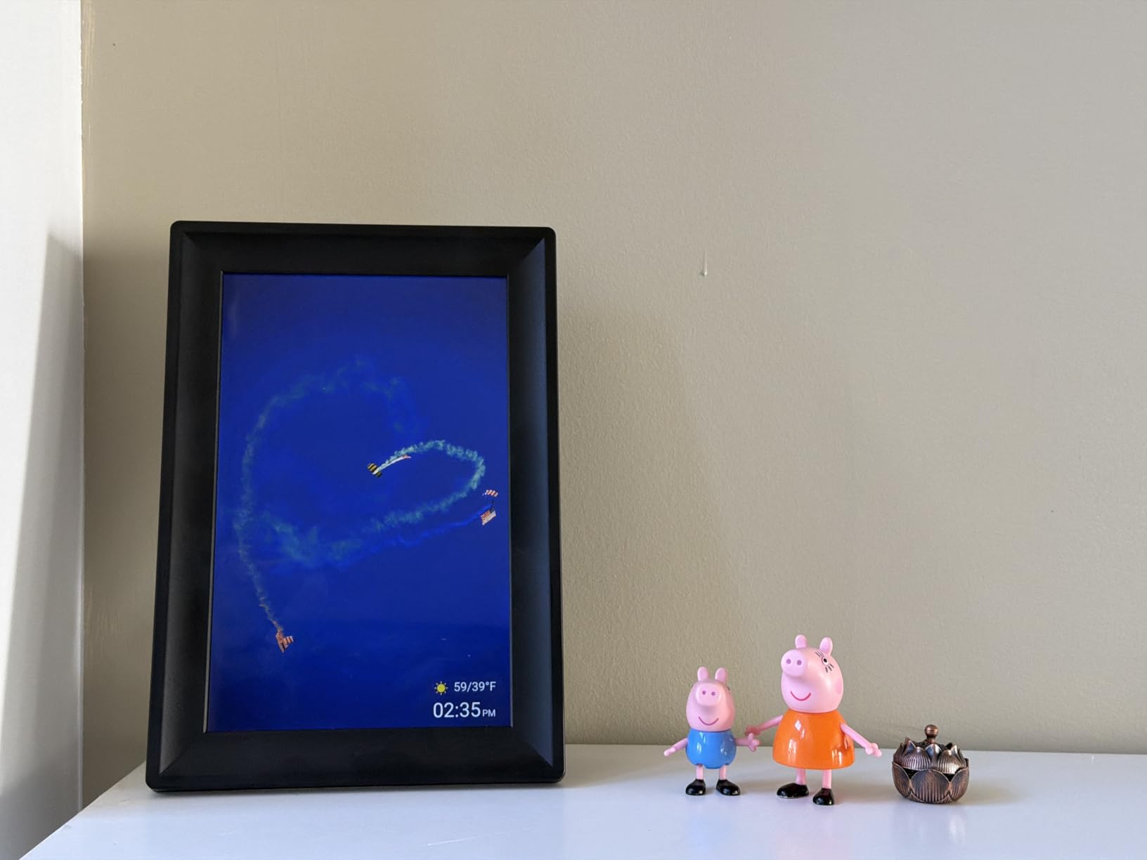 Uhale Digital Picture Frame 10.1 inch IPS Touch Screen Digital Photo Frame WiFi Enabled|Wall Mountable|Auto-Rotate Send Best Wishes via Uhale App-for Families&Friends or Grandparents Gift customer photo 2