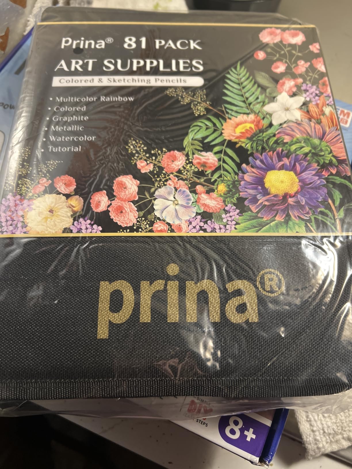 PRINA 81 Drawing Set Sketching Kit, Pro Sketch Pencils Art Supplies with Rainbow, Colored, Graphite, Watercolor, Metallic, Charcoal Pencil, Sketchbook, Coloring Book, Gift Case for Artists Adults Kids customer photo 1