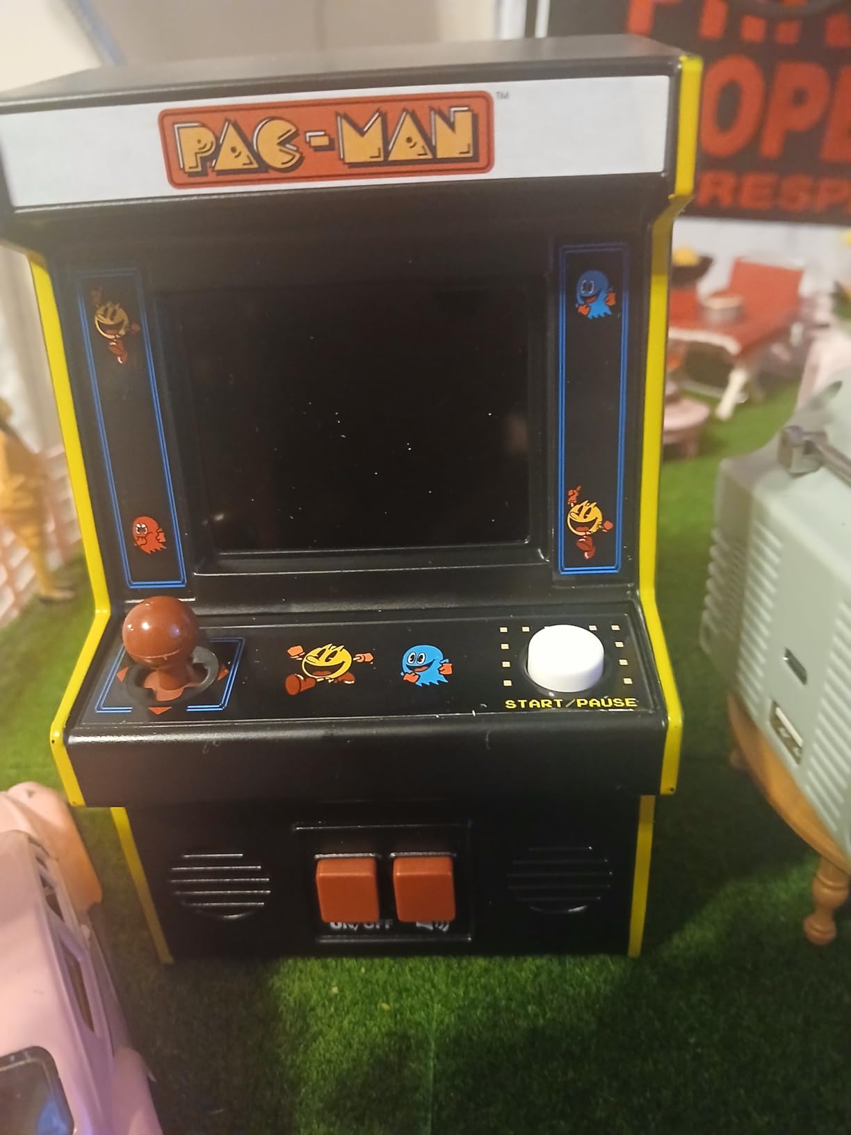 Arcade Classics - Retro Mini Arcade Game, Full Color Screen, Classic Handheld Electronic Game Console, Pac-Man customer photo 2