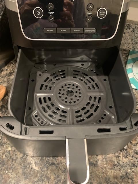 Ninja XL Air Fryer with MaxCrisp | 6.5 QT Capacity | 6-in-1 Max Crisp, Air Fry, Roast, Bake, Reheat & Dehydrate customer photo 2
