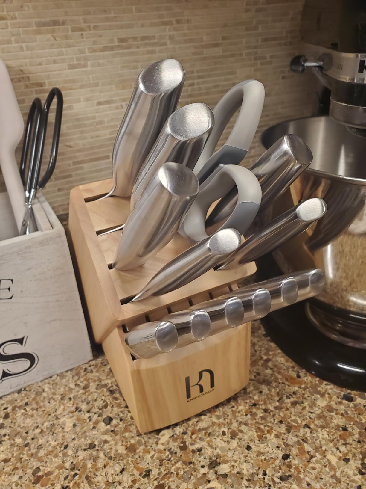 KnifeSaga Kitchen Knife Set 14 Piece Premium Japanese High Carbon Stainless Steel Knife Block Sets with Built-in Sharpener customer photo 1