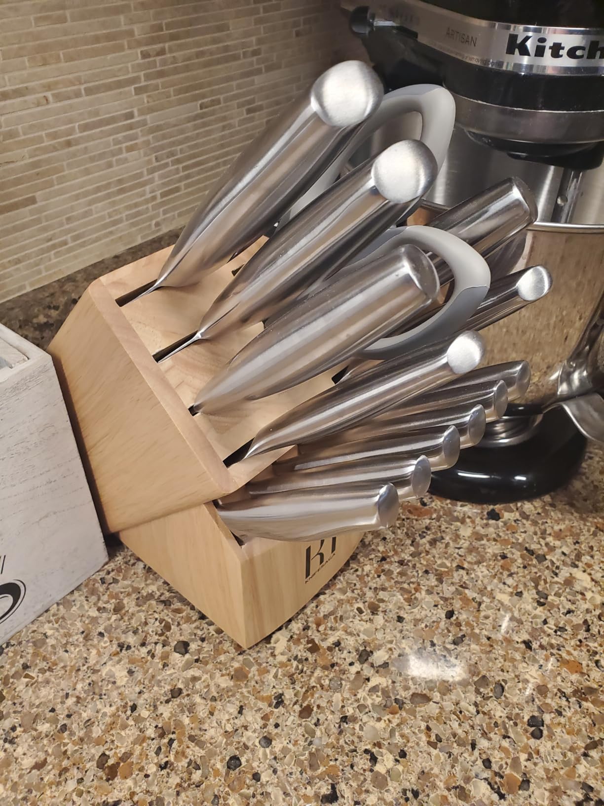 KnifeSaga Kitchen Knife Set 14 Piece Premium Japanese High Carbon Stainless Steel Knife Block Sets with Built-in Sharpener customer photo 2