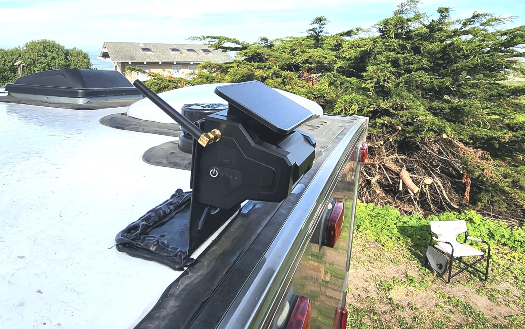 Pemacom P15 Magnetic Solar Wireless Backup Camera - 7 inch Portable 1 Min Easy Install Scratch-Proof Rechargeable HD 1080P customer photo 2